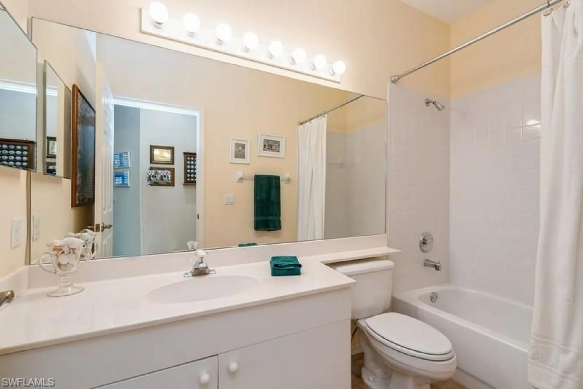 Property Slideshow image 22 of 35 | 25276 pelican creek cir 202, Bonita Springs, FL, 34134