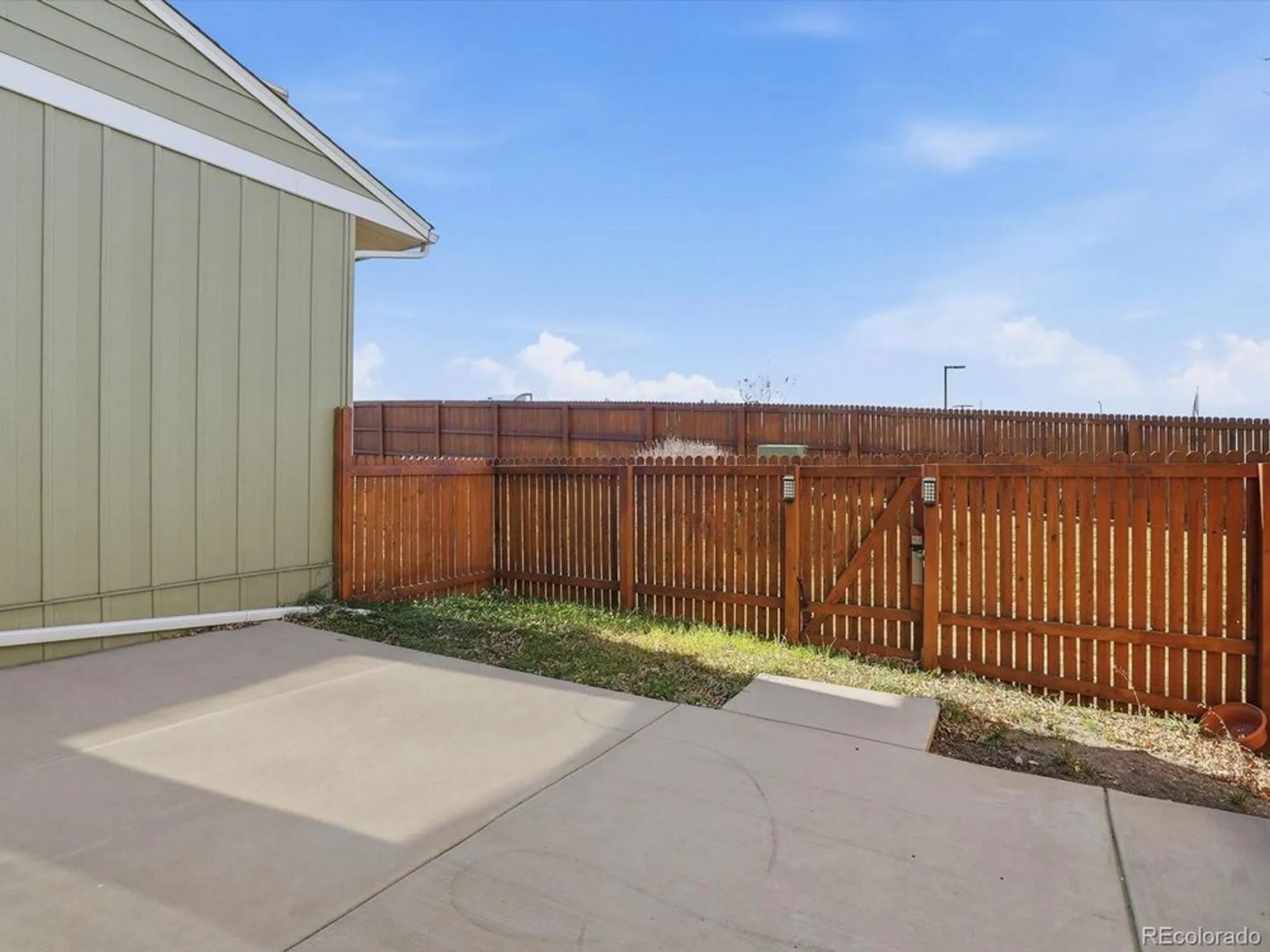 Property Slideshow image 28 of 38 | 7493 w cedar cir, Lakewood, CO, 80226