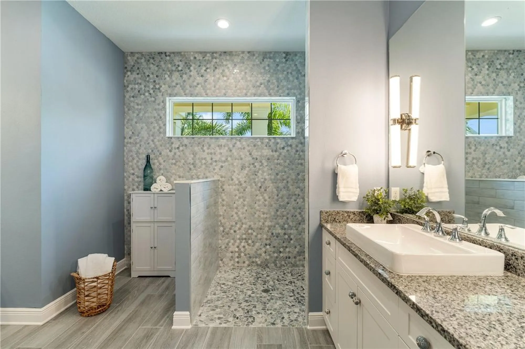 Property Slideshow image 17 of 95 | 708 manns harbor dr, Apollo Beach, FL, 33572