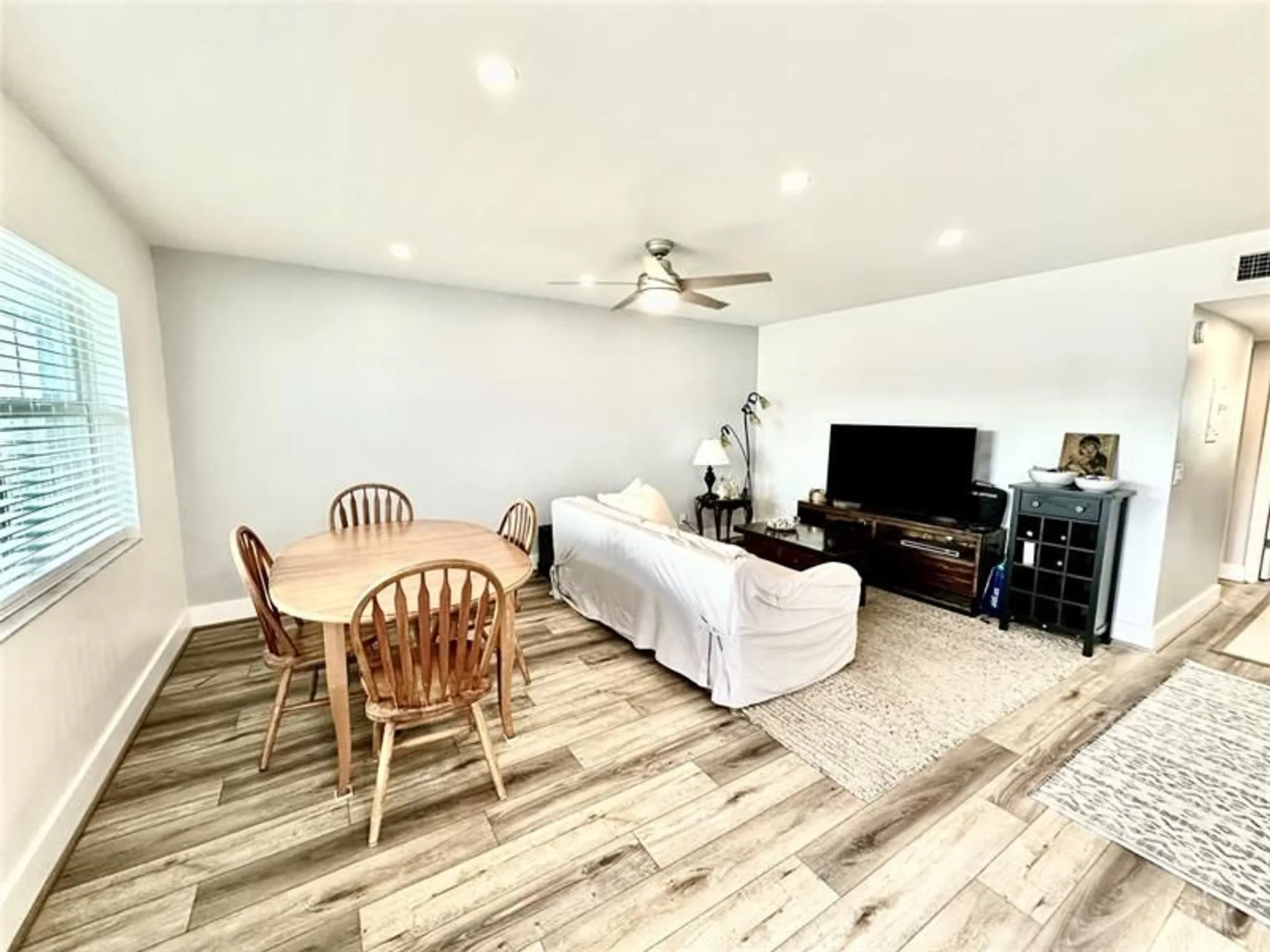 Property Slideshow image 9 of 37 | 710 flanders o # 710, Delray Beach, FL, 33484