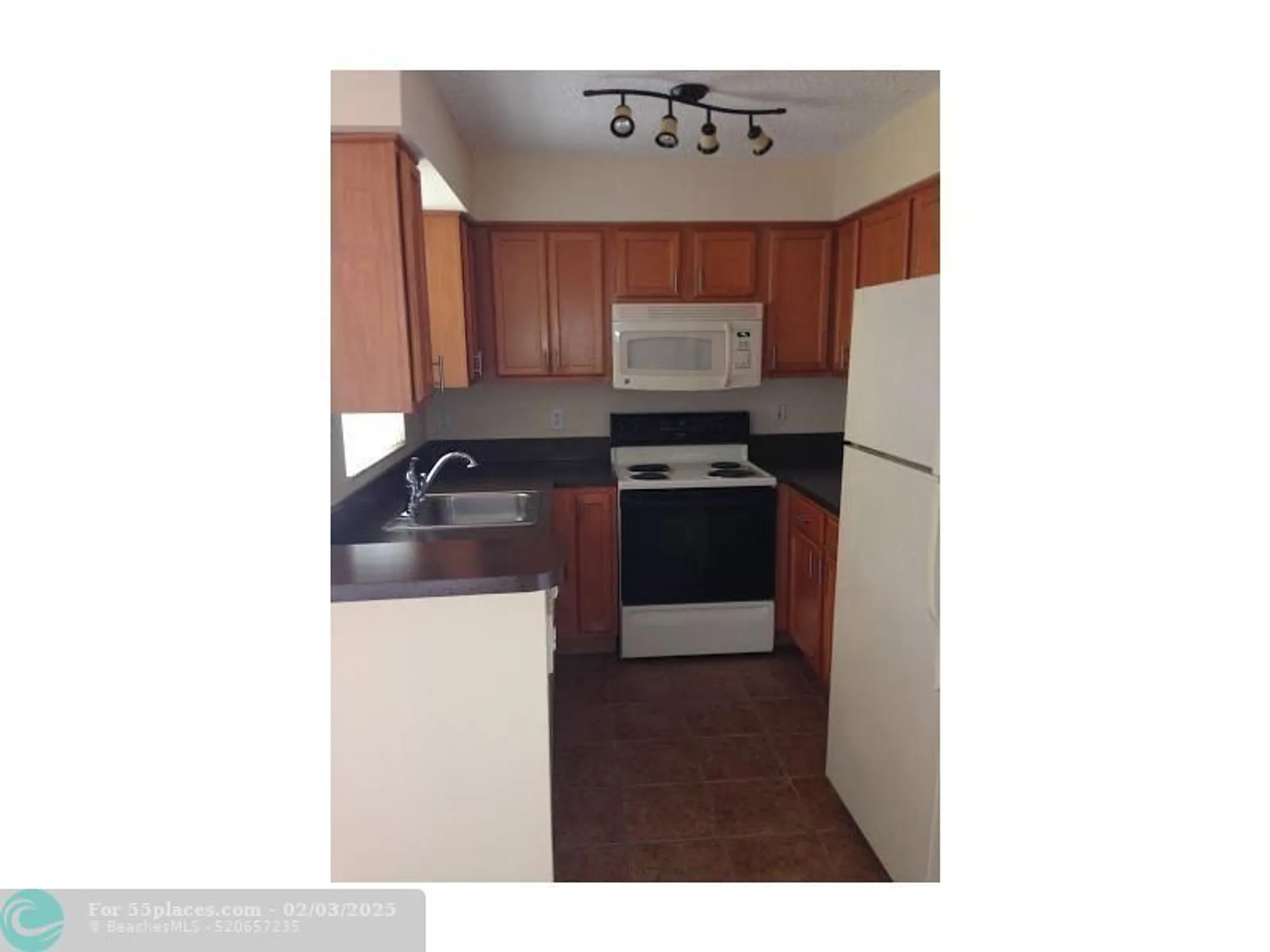 Property Slideshow image 9 of 15 | 7610 westwood dr apt 116, Tamarac, FL, 33321
