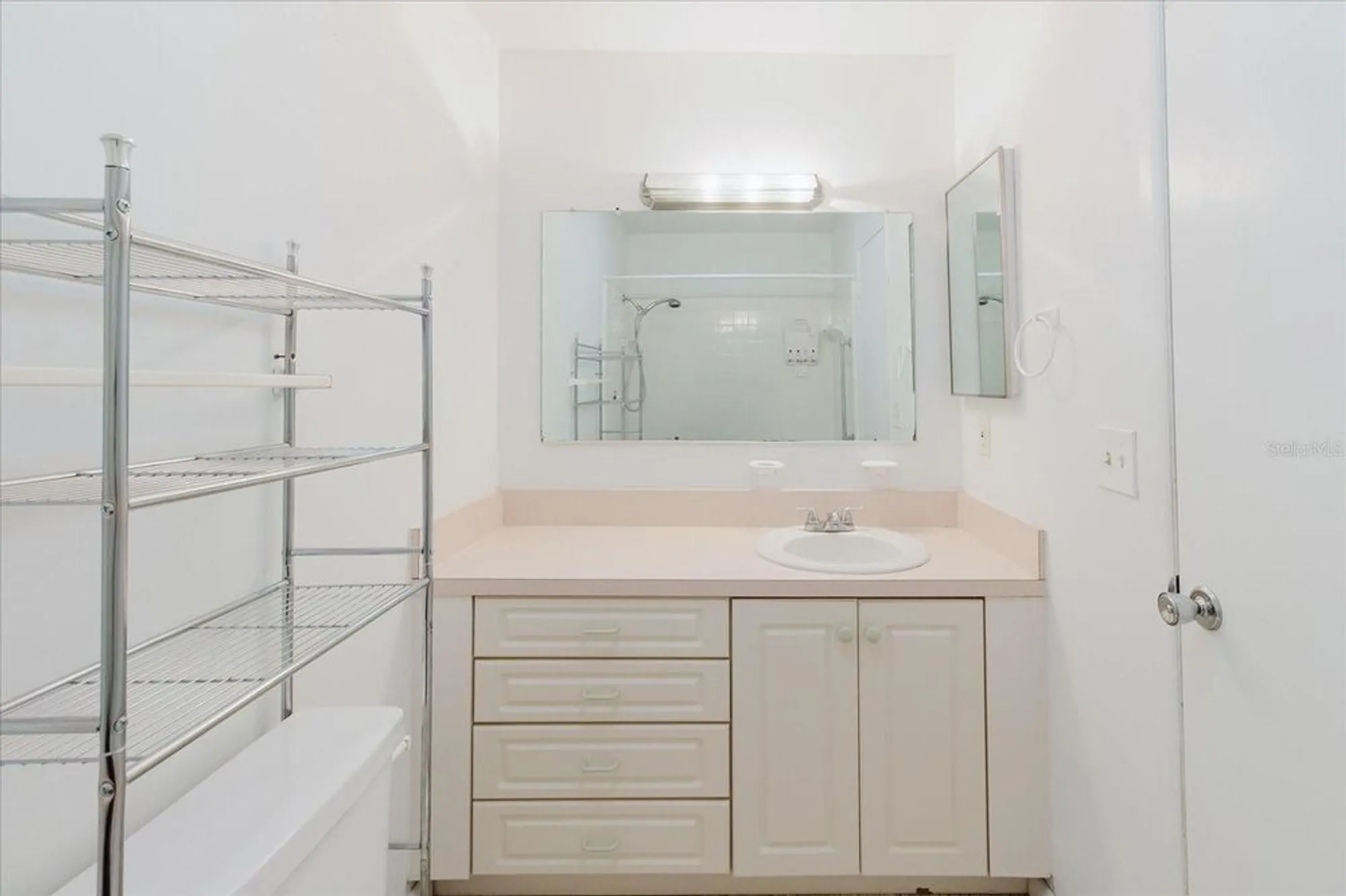 Property Slideshow image 26 of 60 | 646 allegheny dr, Sun City Center, FL, 33573