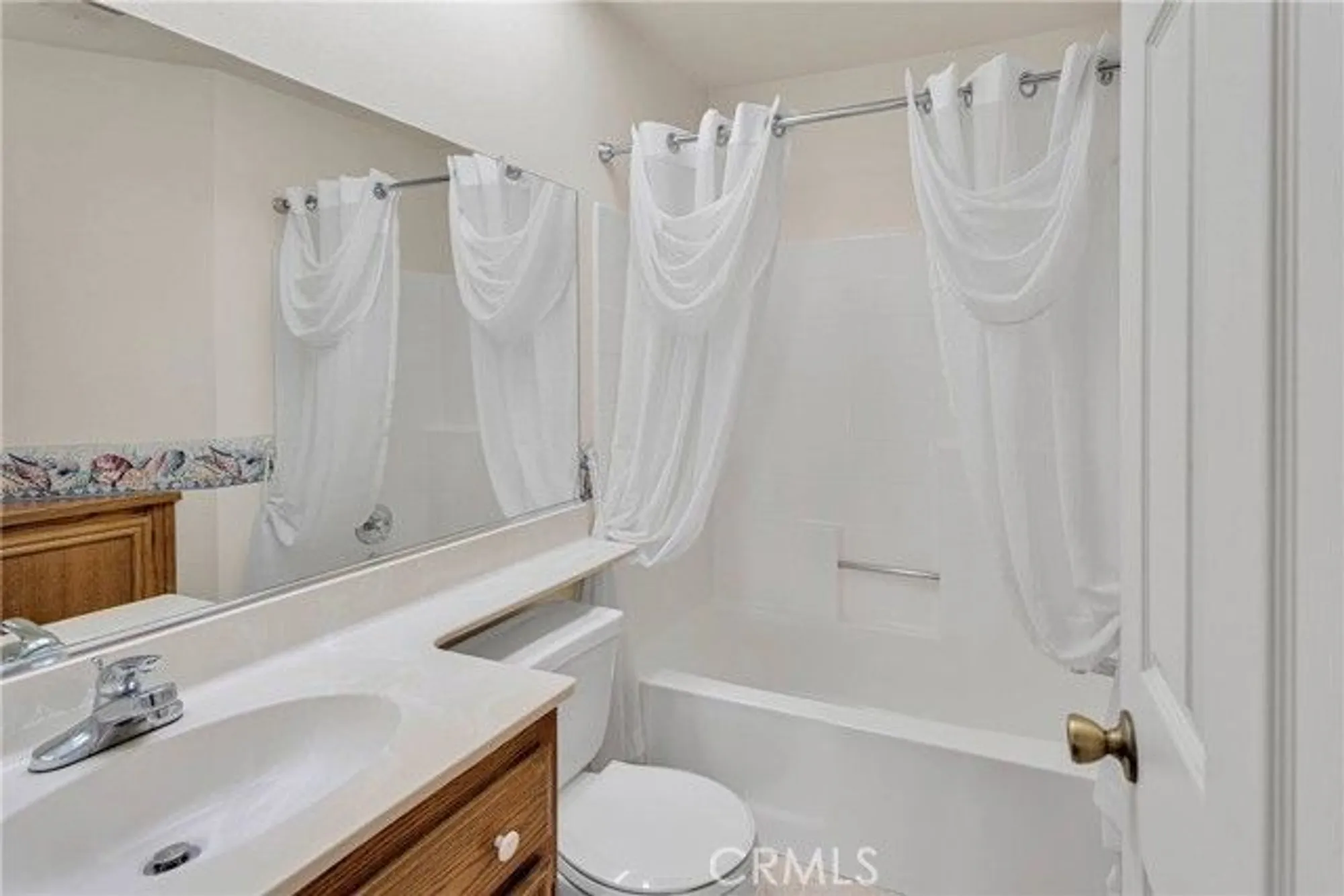 Property Slideshow image 16 of 39 | 19121 palo verde dr, Apple Valley, CA, 92308