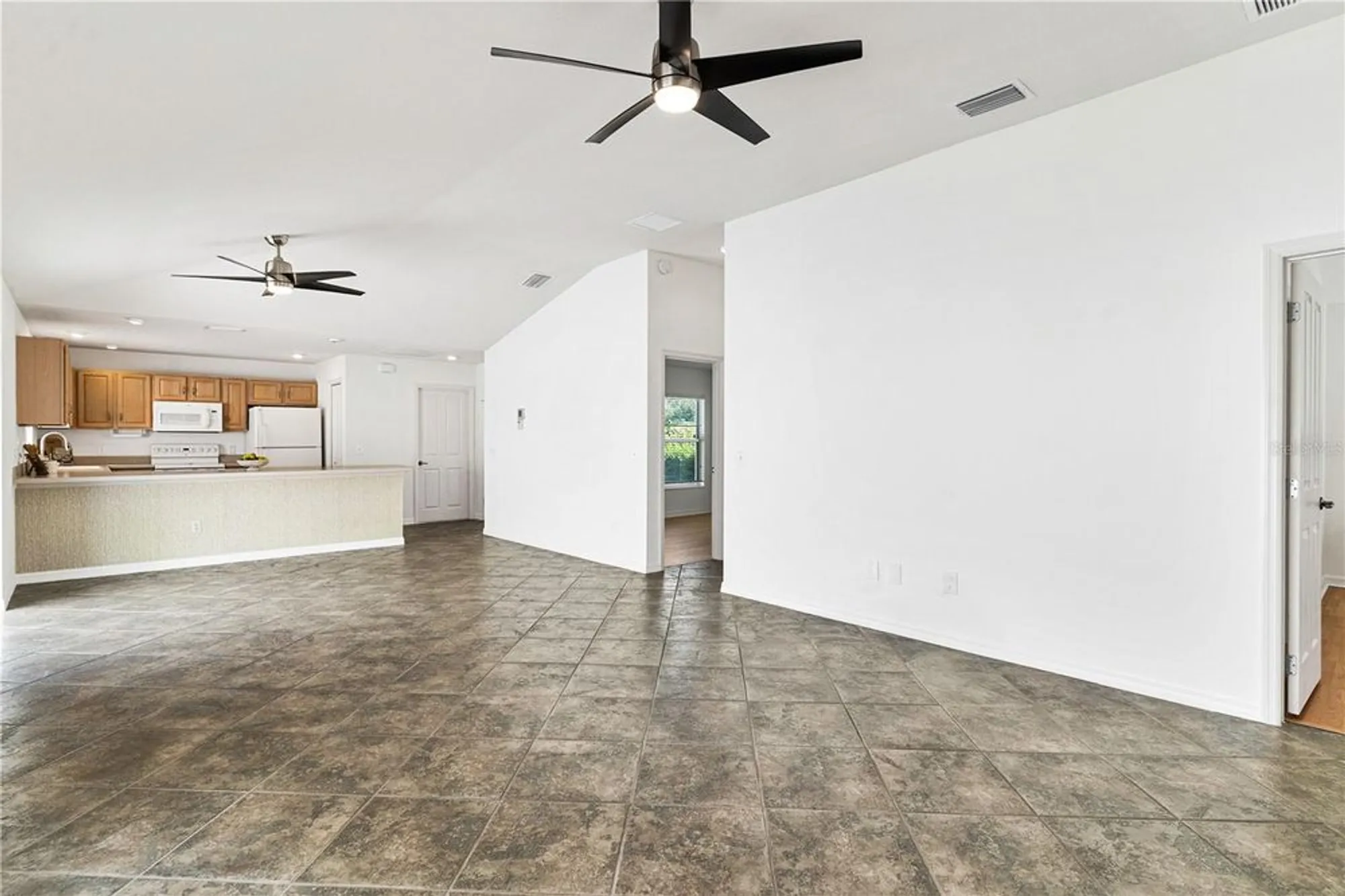 Property Slideshow image 15 of 30 | 17086 se 75th wickson ct, The Villages, FL, 32162
