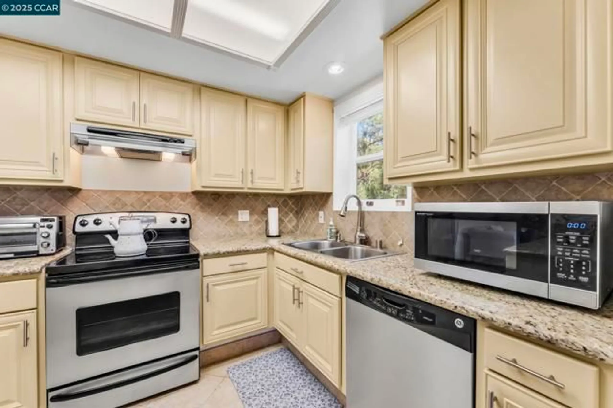 Property Slideshow image 12 of 46 | 1935 golden rain rd 1, Walnut Creek, CA, 94595