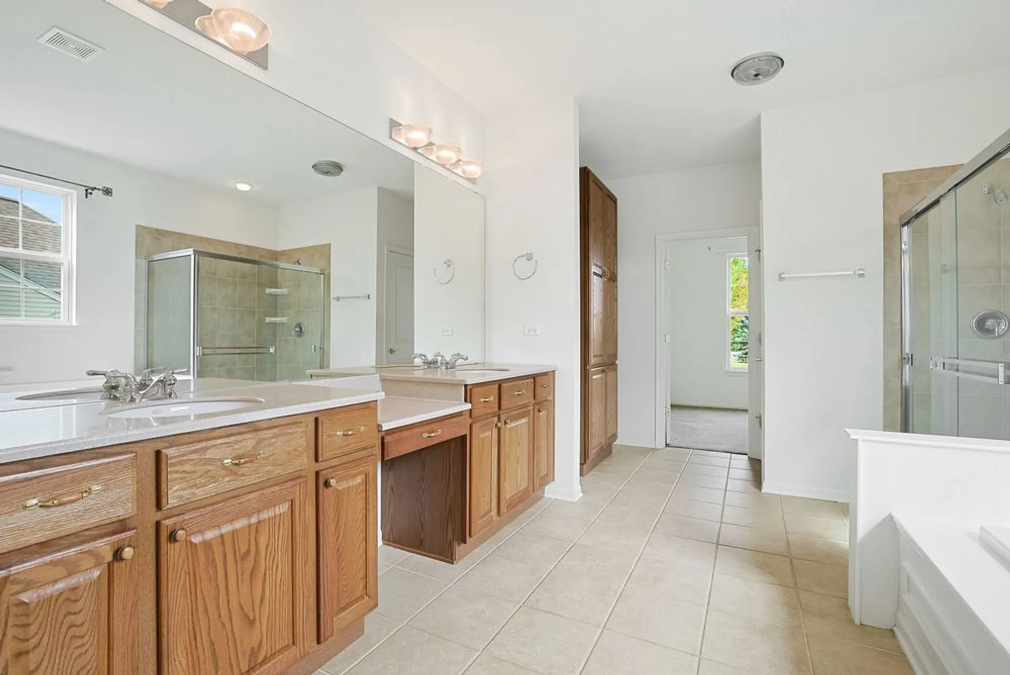 Property Slideshow image 17 of 30 | 13813 roosevelt dr, Huntley, IL, 60142