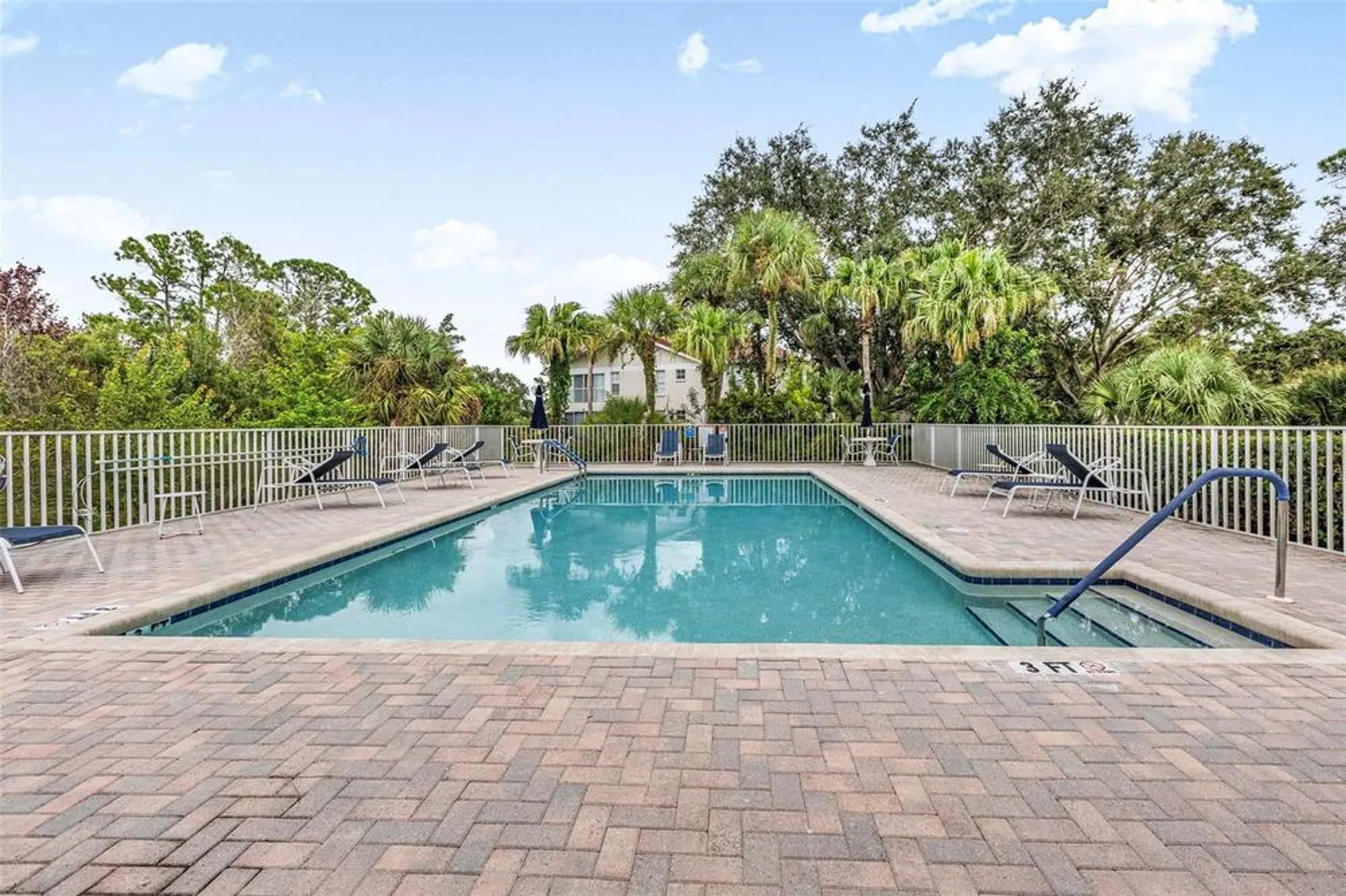 Property Slideshow image 38 of 40 | 813 montrose dr 104, Venice, FL, 34293