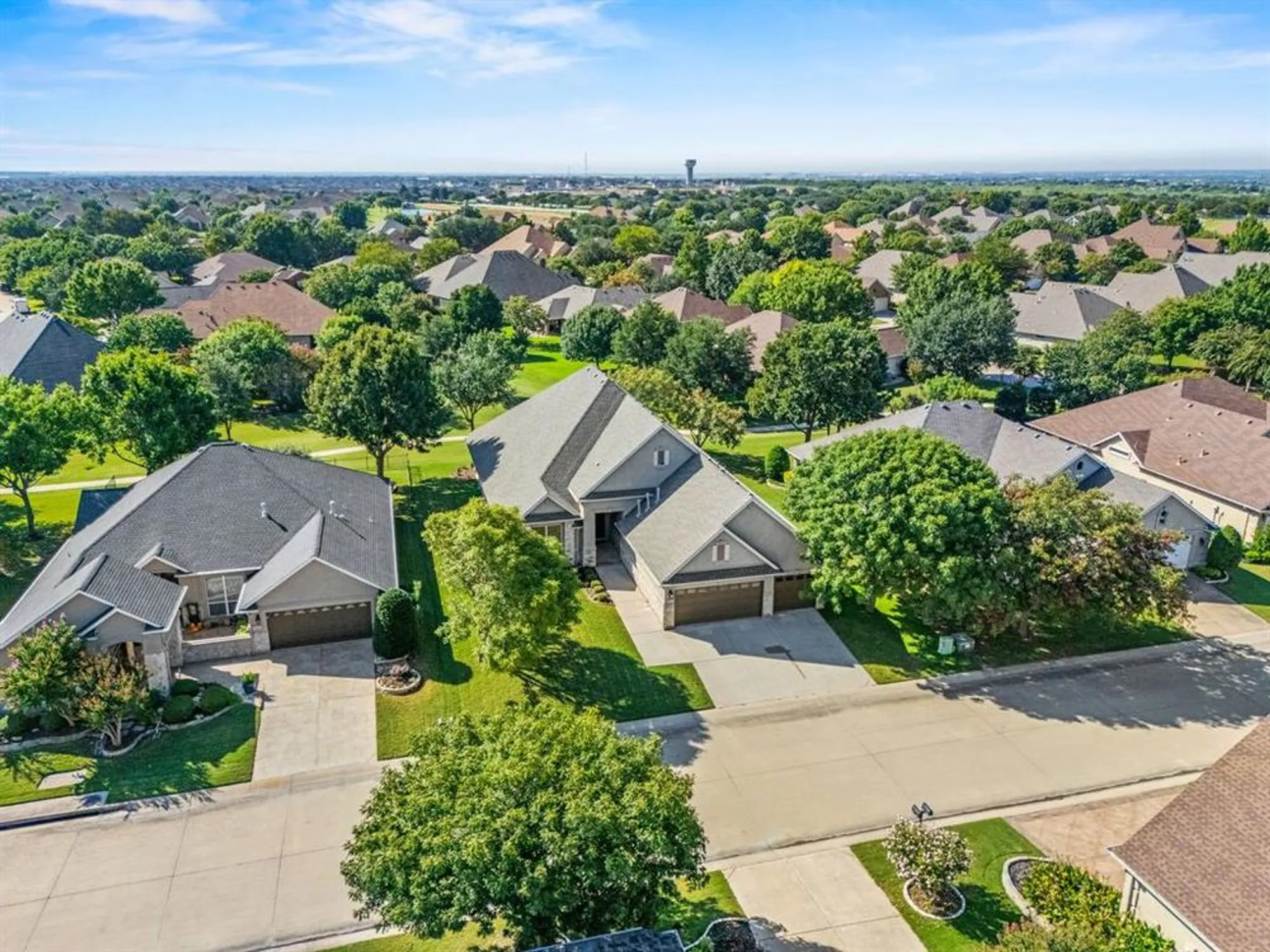 Property Slideshow image 27 of 30 | 10409 countryside dr, Denton, TX, 76207