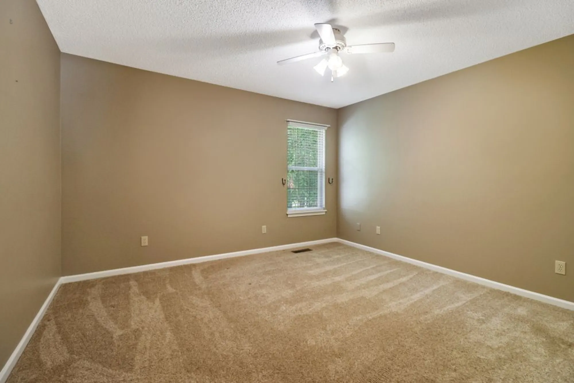 Property Slideshow image 18 of 33 | 104 minetta dr, Crossville, TN, 38558