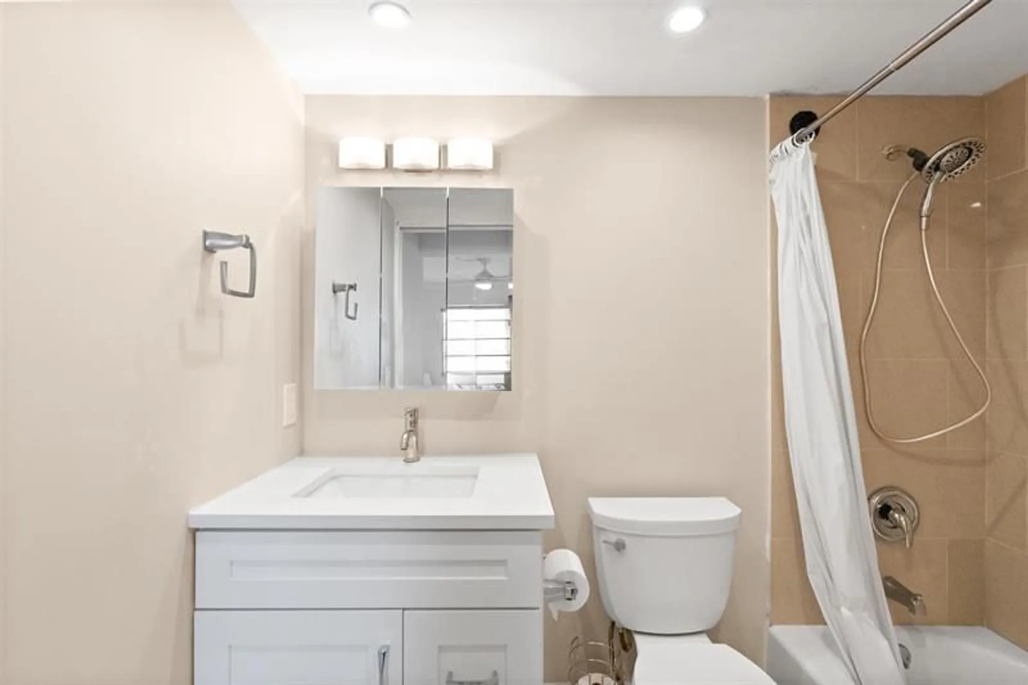 Property Slideshow image 14 of 28 | 3057 newport n # 3057, Deerfield Beach, FL, 33442