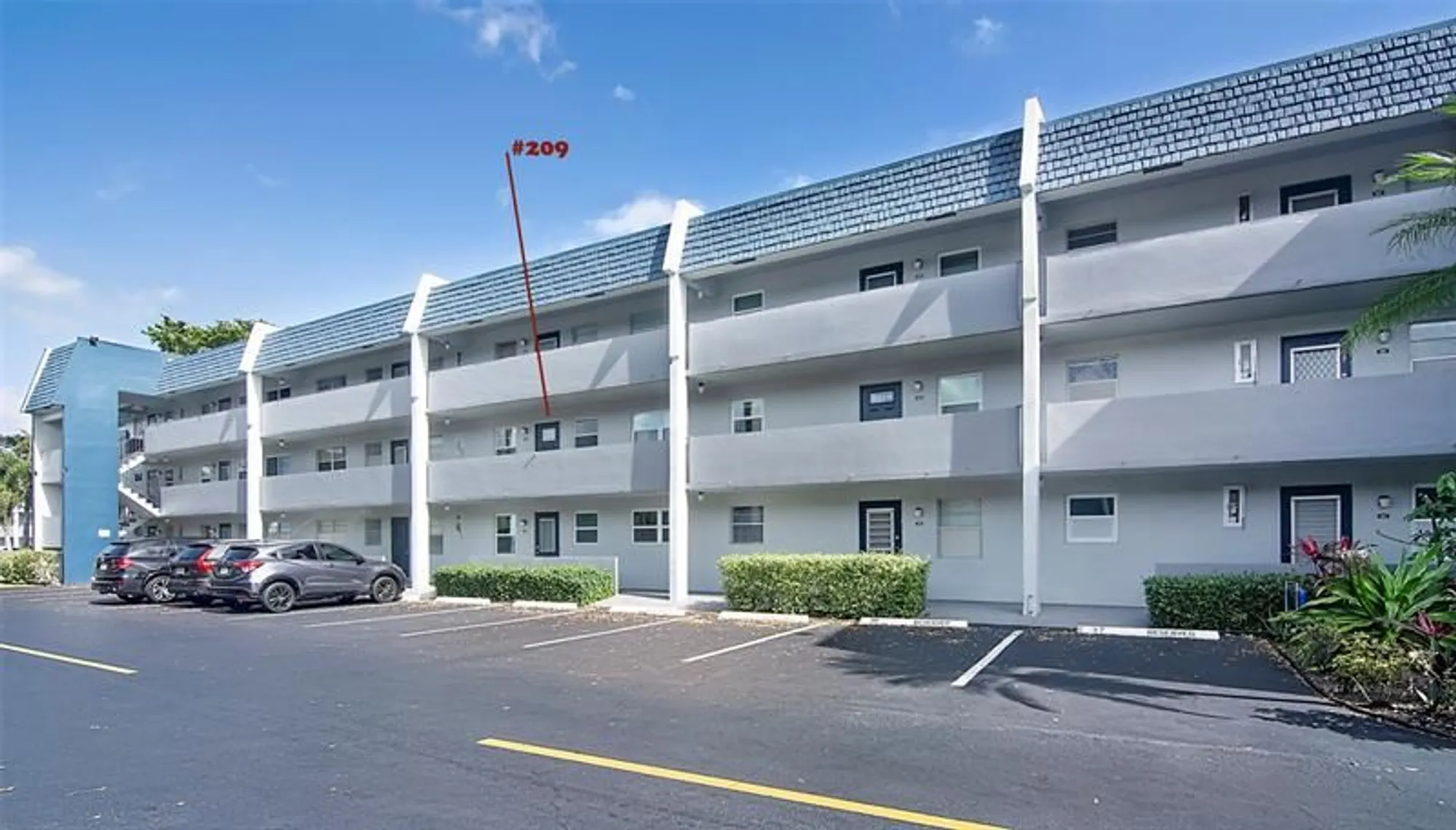 Property Slideshow image 1 of 25 | 7837 golf circle dr apt 209, Margate, FL, 33063