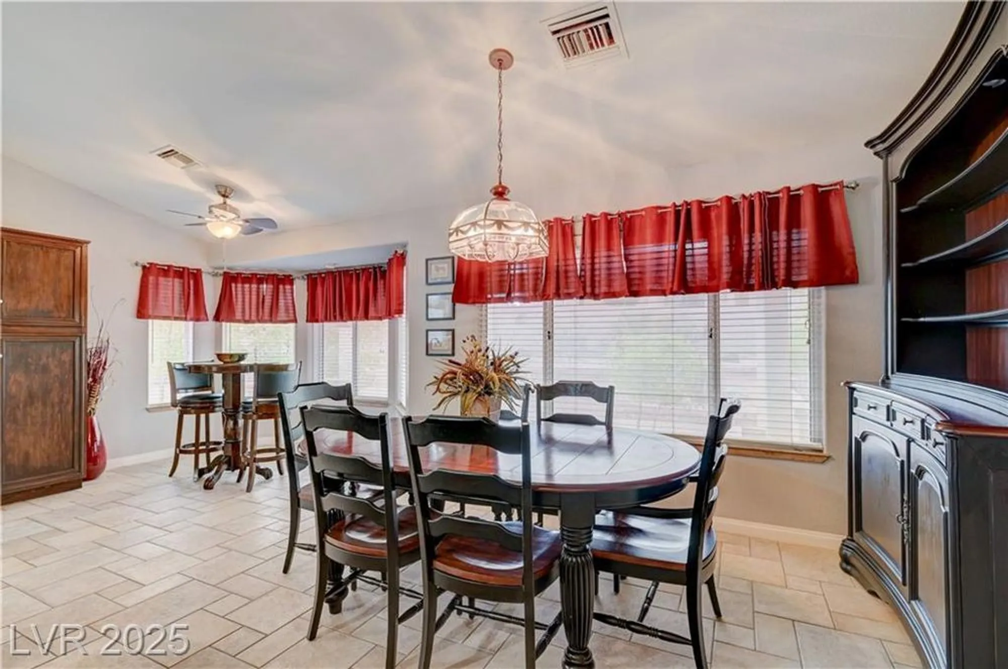 Property Slideshow image 18 of 69 | 3033 merimar dr, Las Vegas, NV, 89134