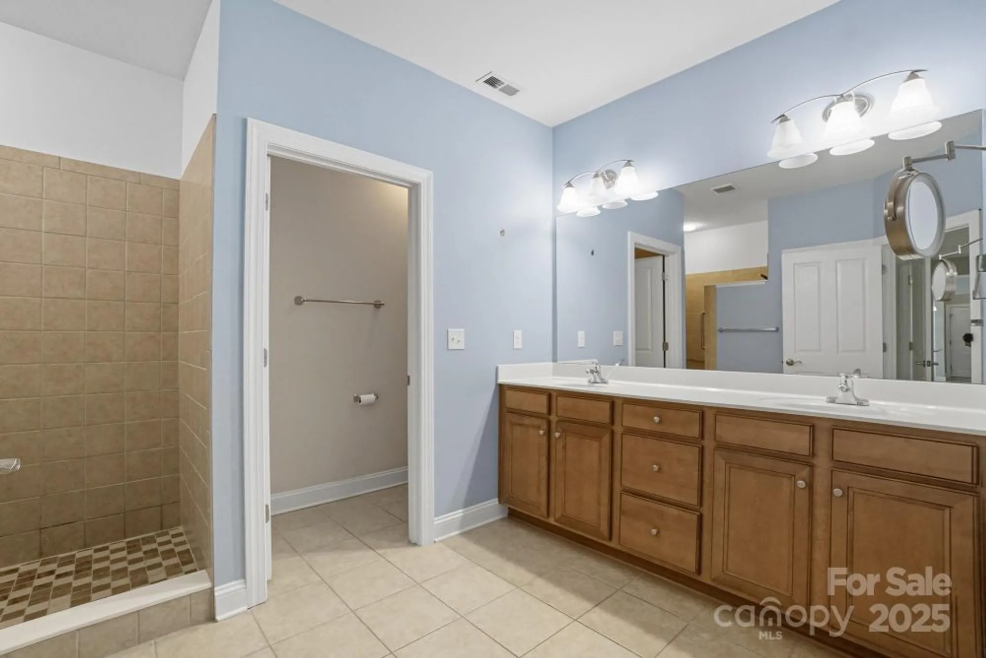 Property Slideshow image 24 of 42 | 2232 coltsview ln, Matthews, NC, 28105