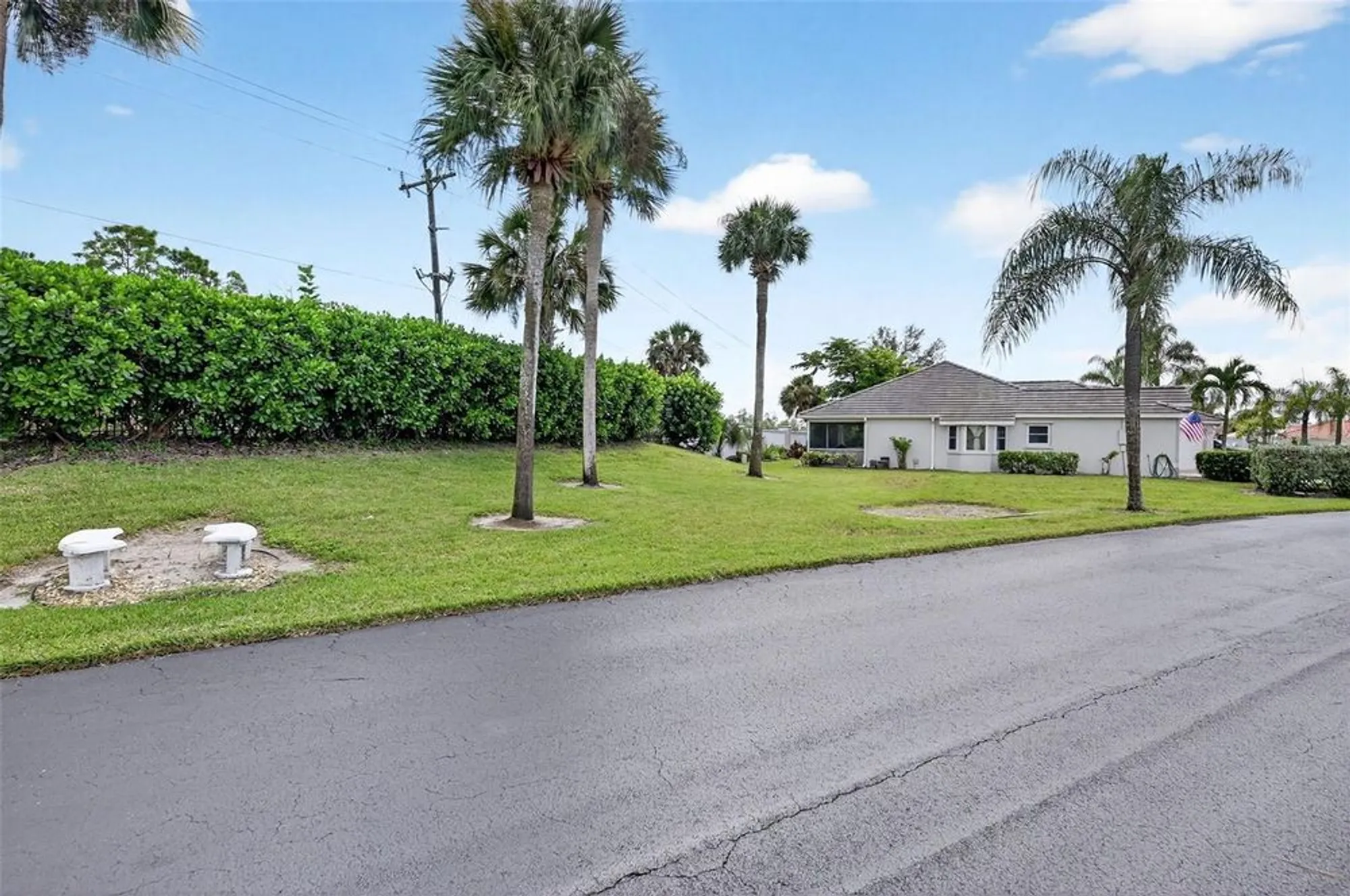 Property Slideshow image 10 of 75 | 2070 king tarpon dr, Punta Gorda, FL, 33955
