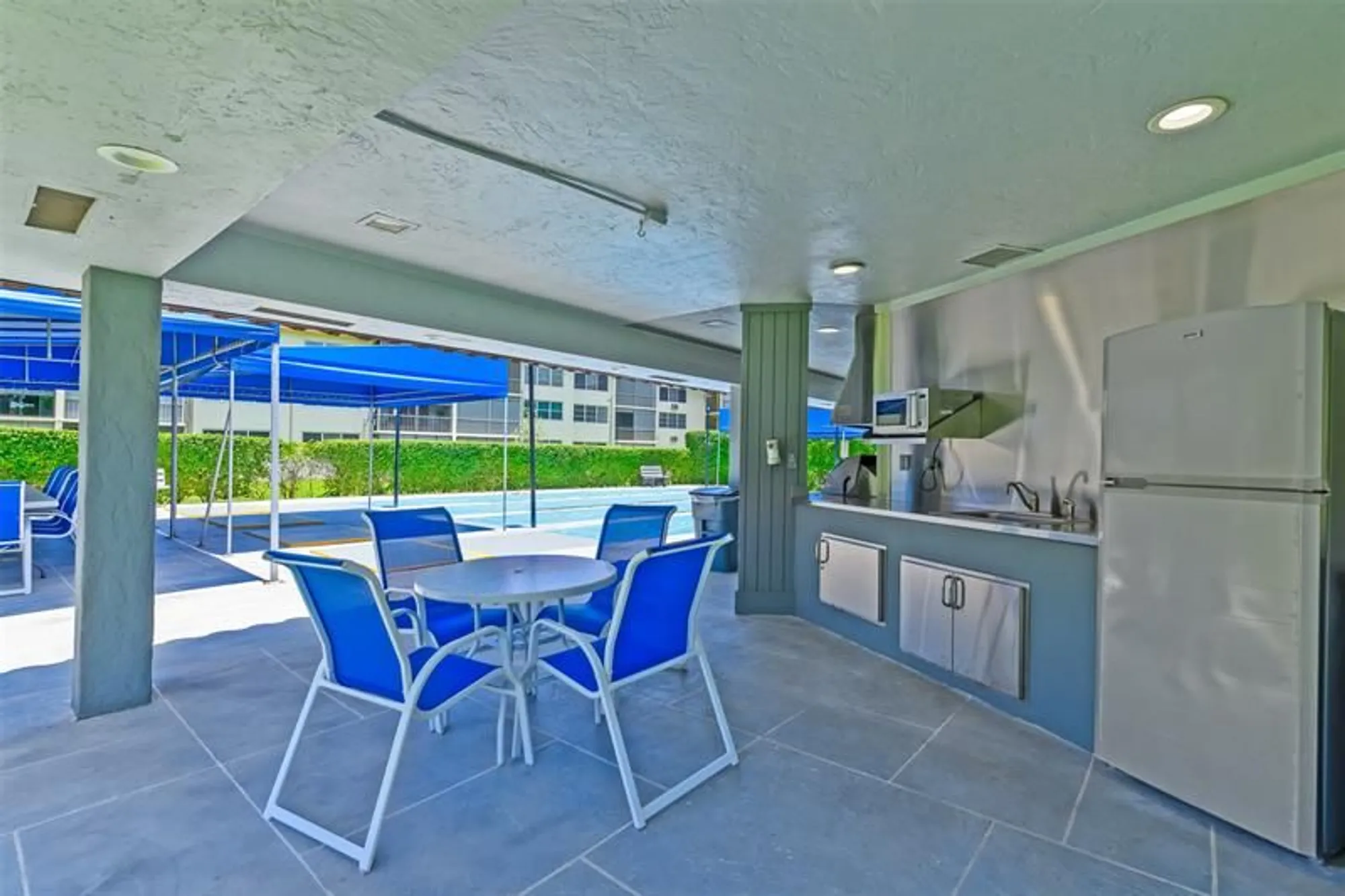 Property Slideshow image 39 of 51 | 9511 n hollybrook lake dr 207, Pembroke Pines, FL, 33025
