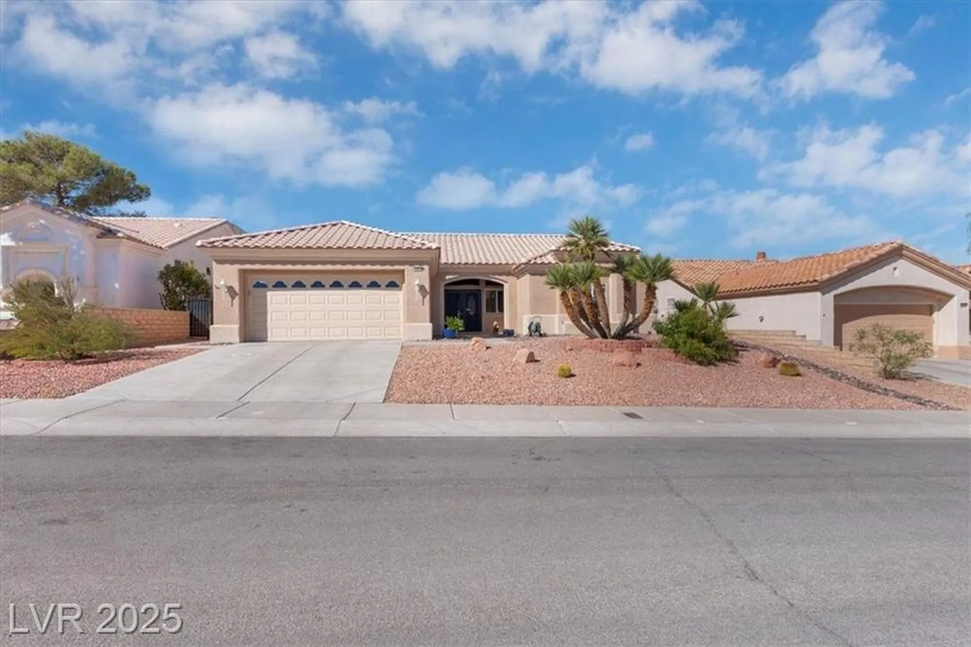 Property Slideshow image 32 of 46 | 2621 hanging rock dr, Las Vegas, NV, 89134