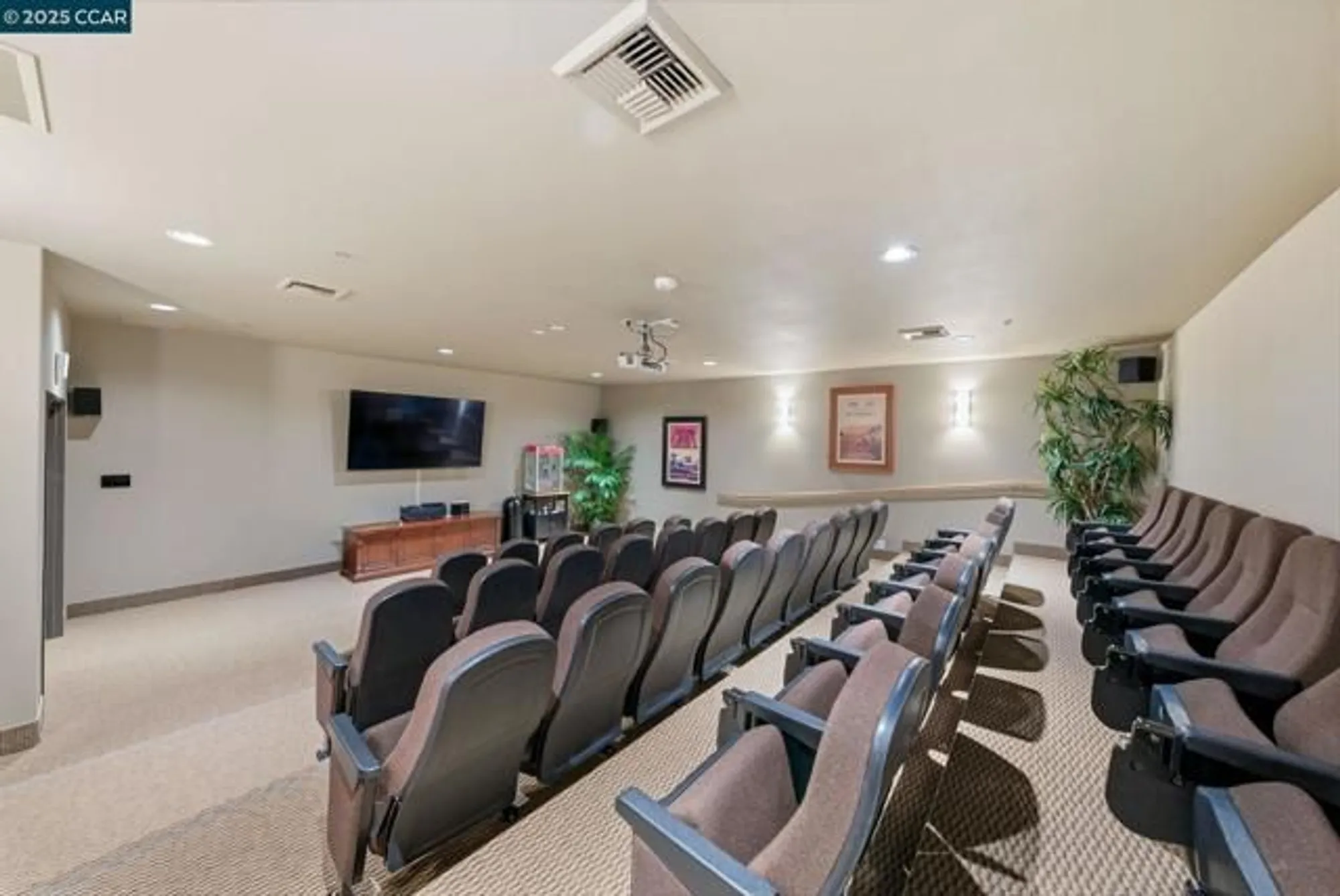 Property Slideshow image 44 of 60 | 4213 hovnanian dr, Sacramento, CA, 95834