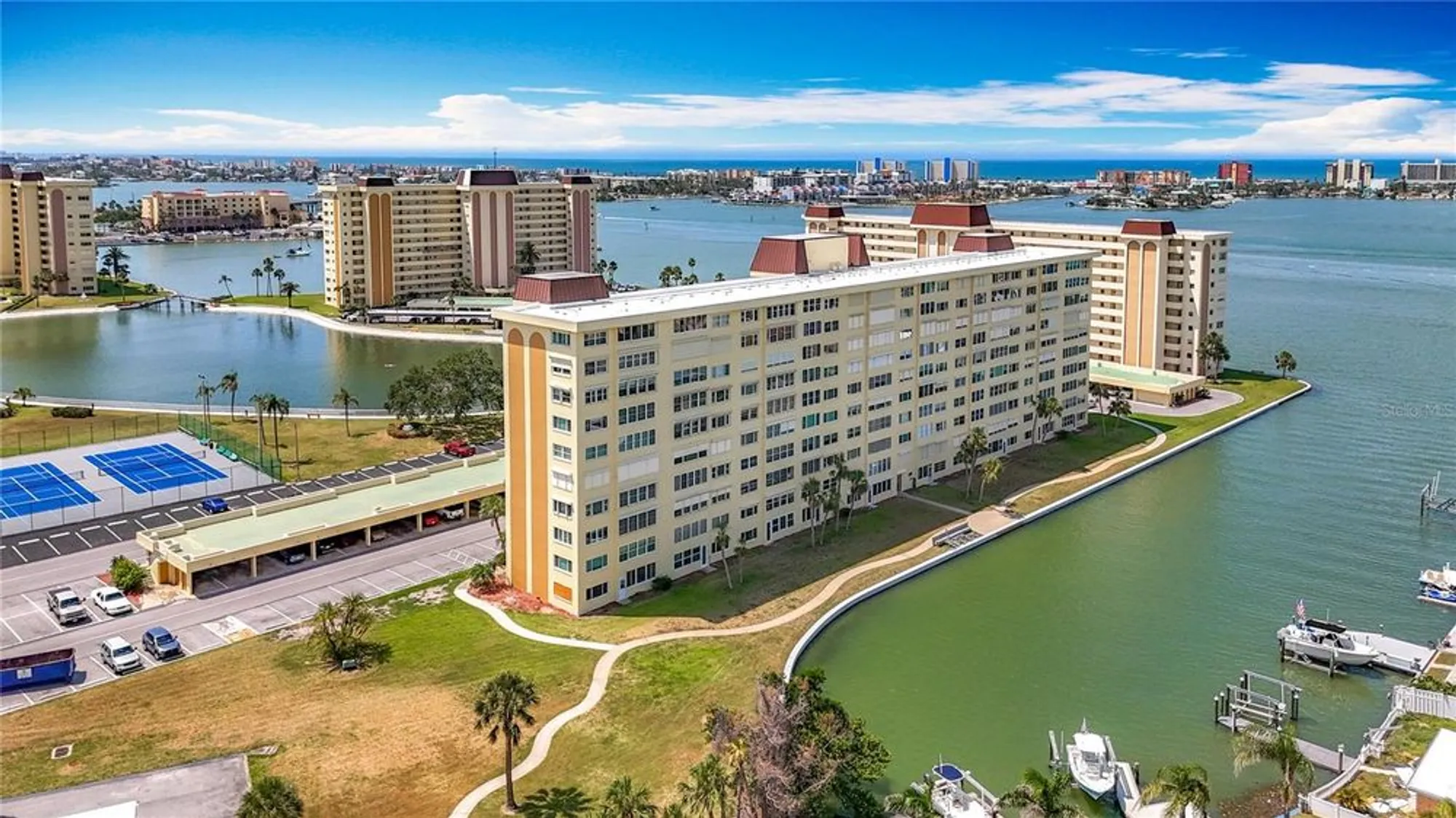 Property Slideshow image 43 of 61 | 4725 cove cir apt 908, St Petersburg, FL, 33708