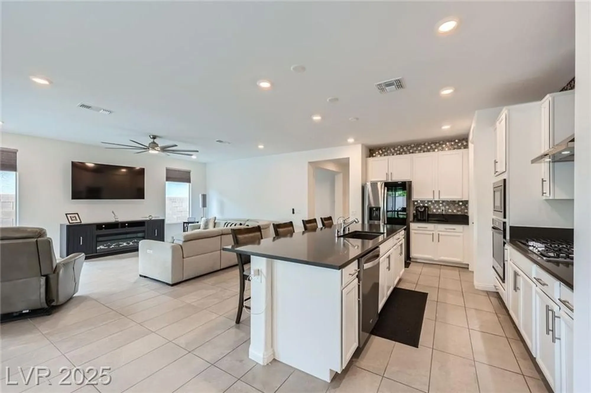 Property Slideshow image 10 of 28 | 6519 summershade st, North Las Vegas, NV, 89086