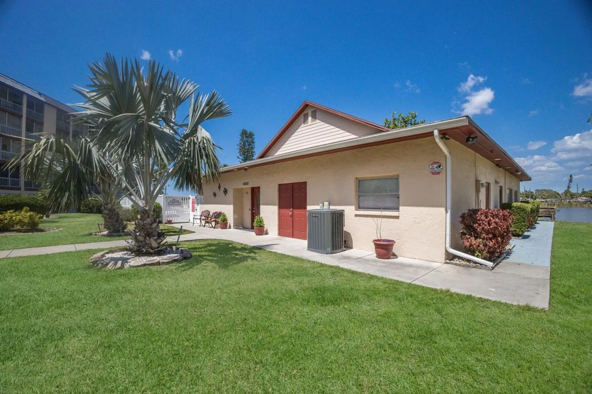 Property Slideshow image 29 of 35 | 4015 lake bayshore dr # 108, Bradenton, FL, 34205