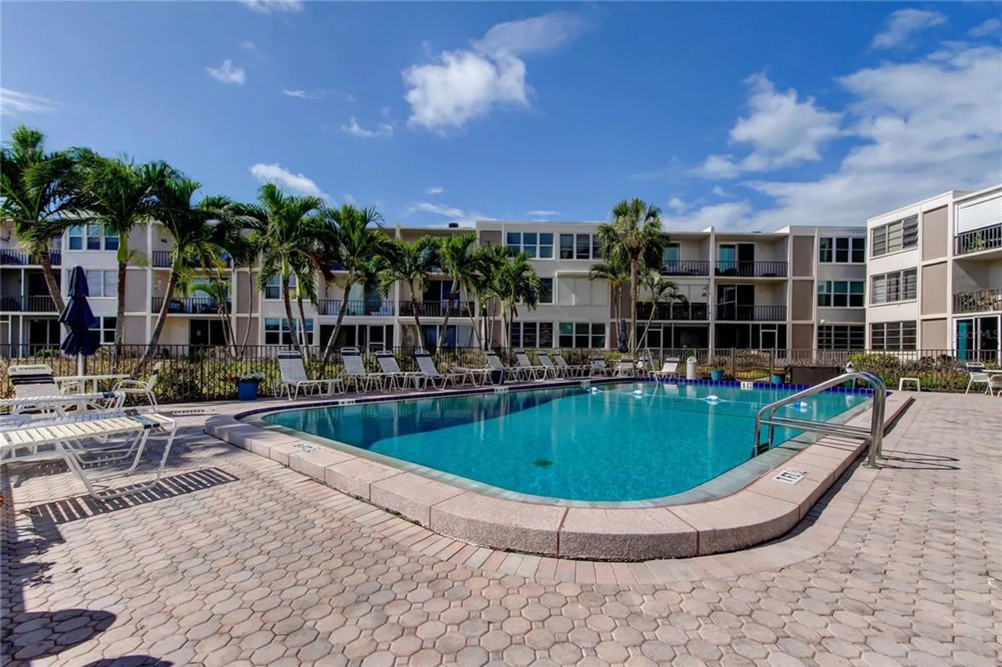 Property Slideshow image 12 of 45 | 7425 bay island dr 203, South Pasadena, FL, 33707