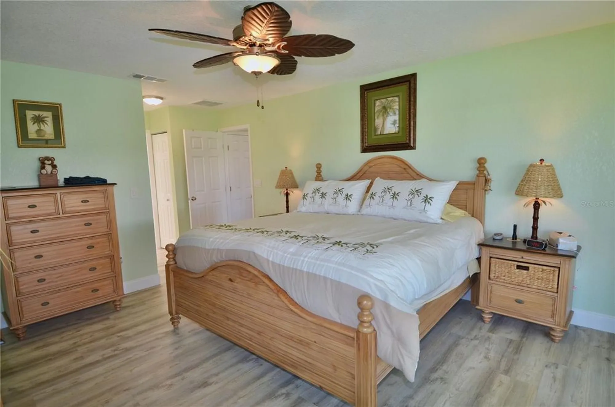 Property Slideshow image 6 of 77 | 611 paget dr, Venice, FL, 34293