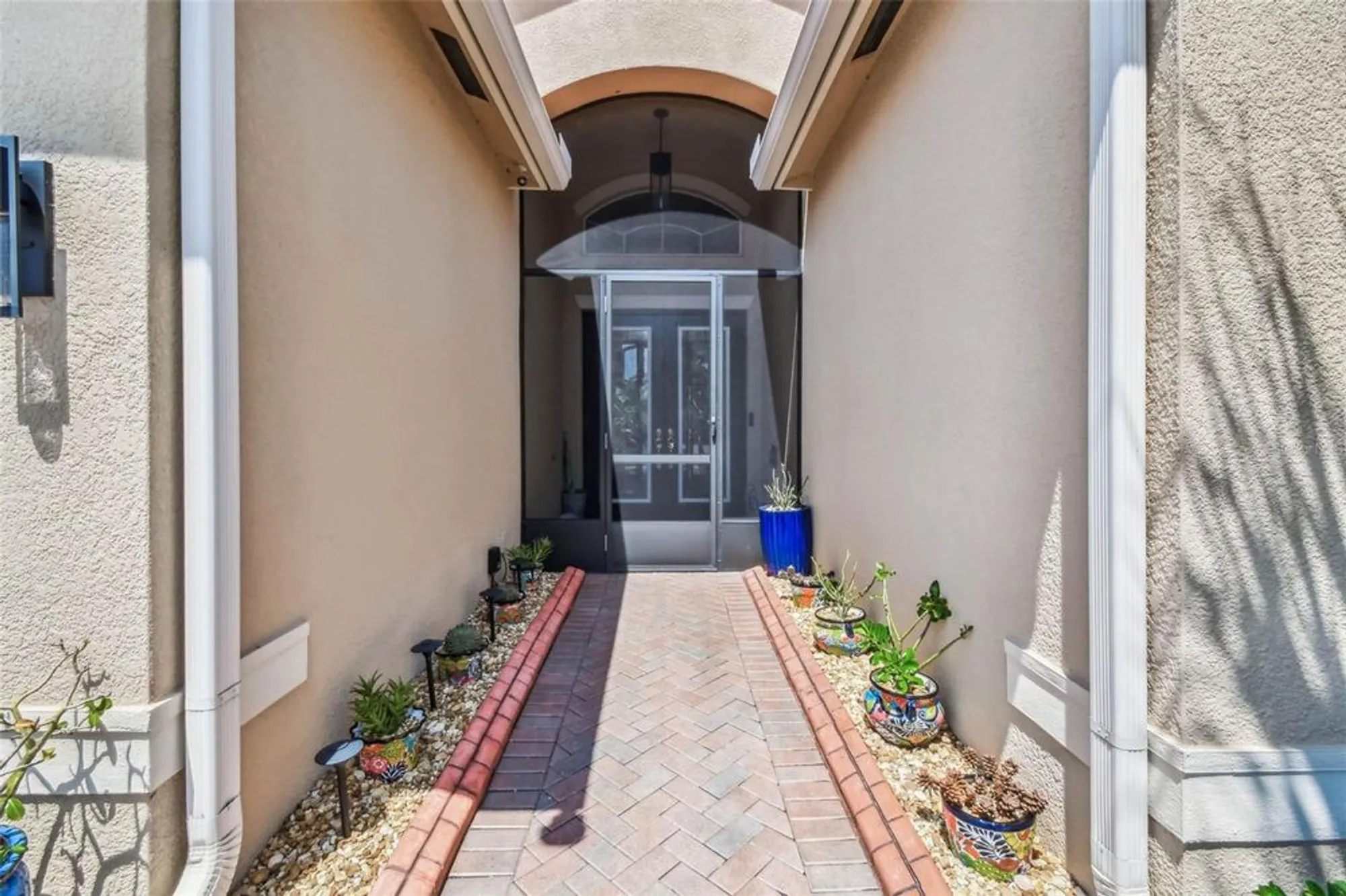 Property Slideshow image 8 of 53 | 16301 garnet glen pl, Wimauma, FL, 33598