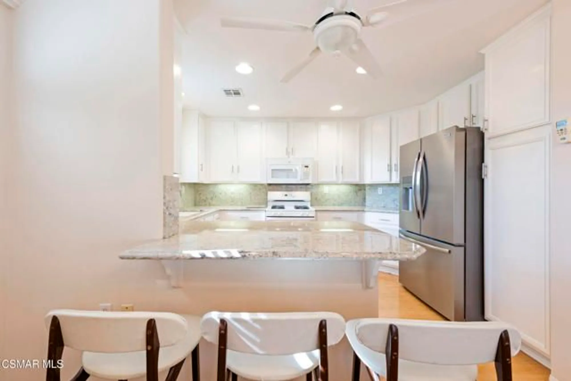 Property Slideshow image 10 of 38 | 2059 tulip ave, Simi Valley, CA, 93063