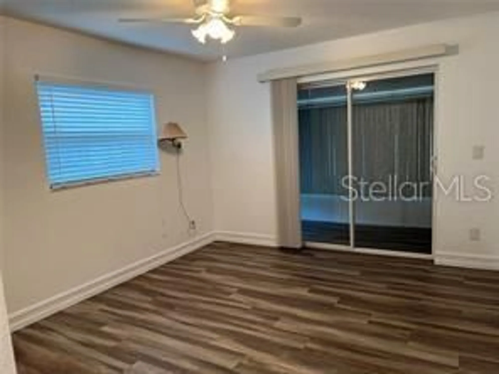 Property Slideshow image 11 of 50 | 401 dorchester pl apt 62, Sun City Center, FL, 33573