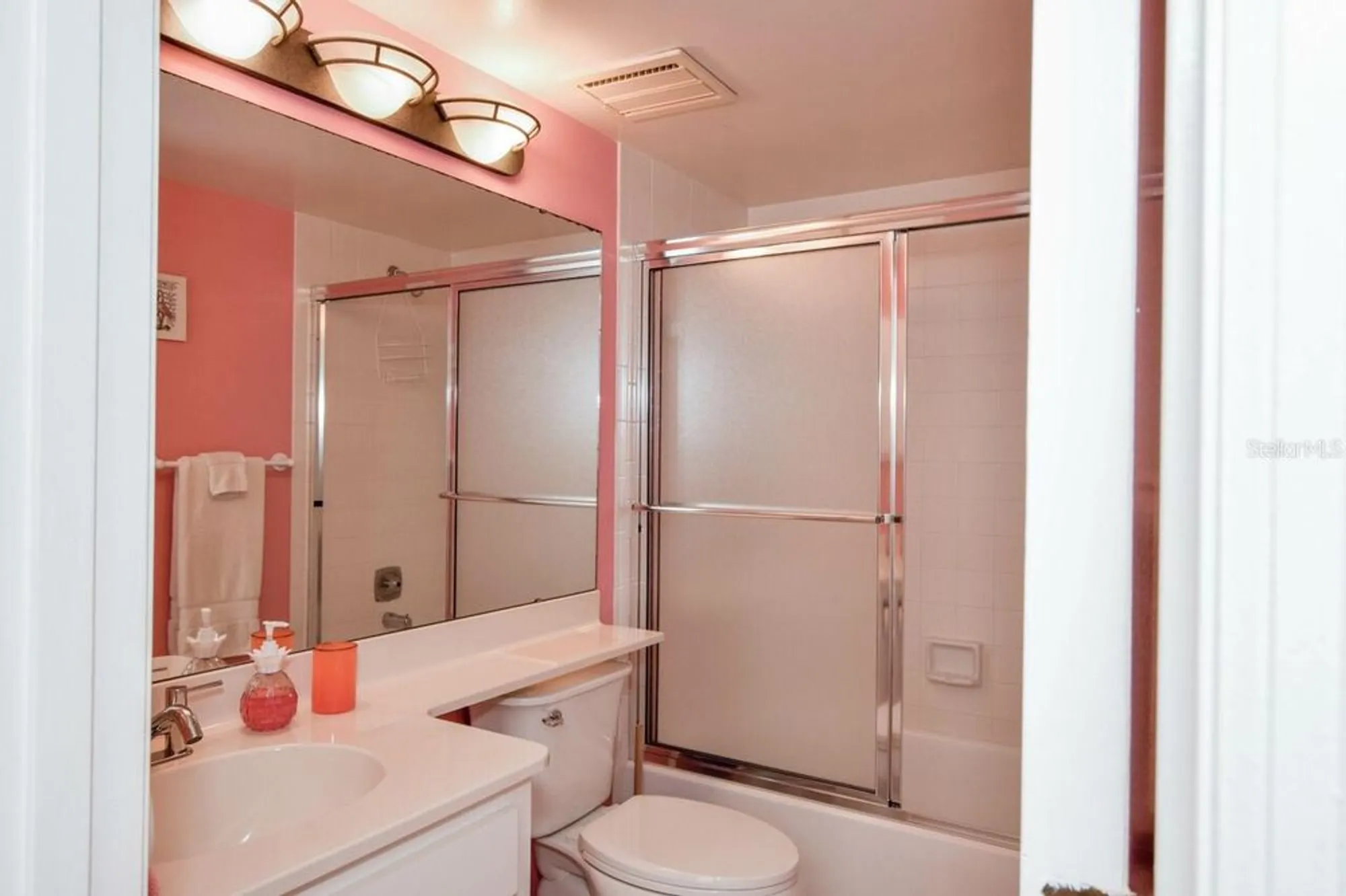 Property Slideshow image 25 of 59 | 450 wexford cir 106, Venice, FL, 34293