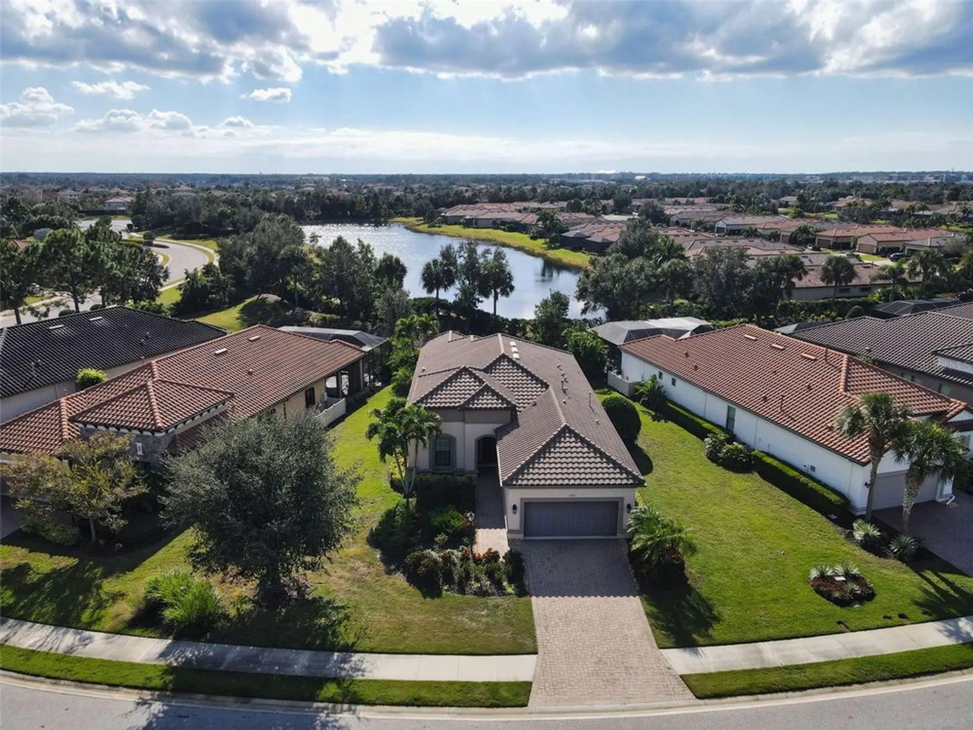 Property Slideshow image 2 of 44 | 5242 napoli run, Bradenton, FL, 34211