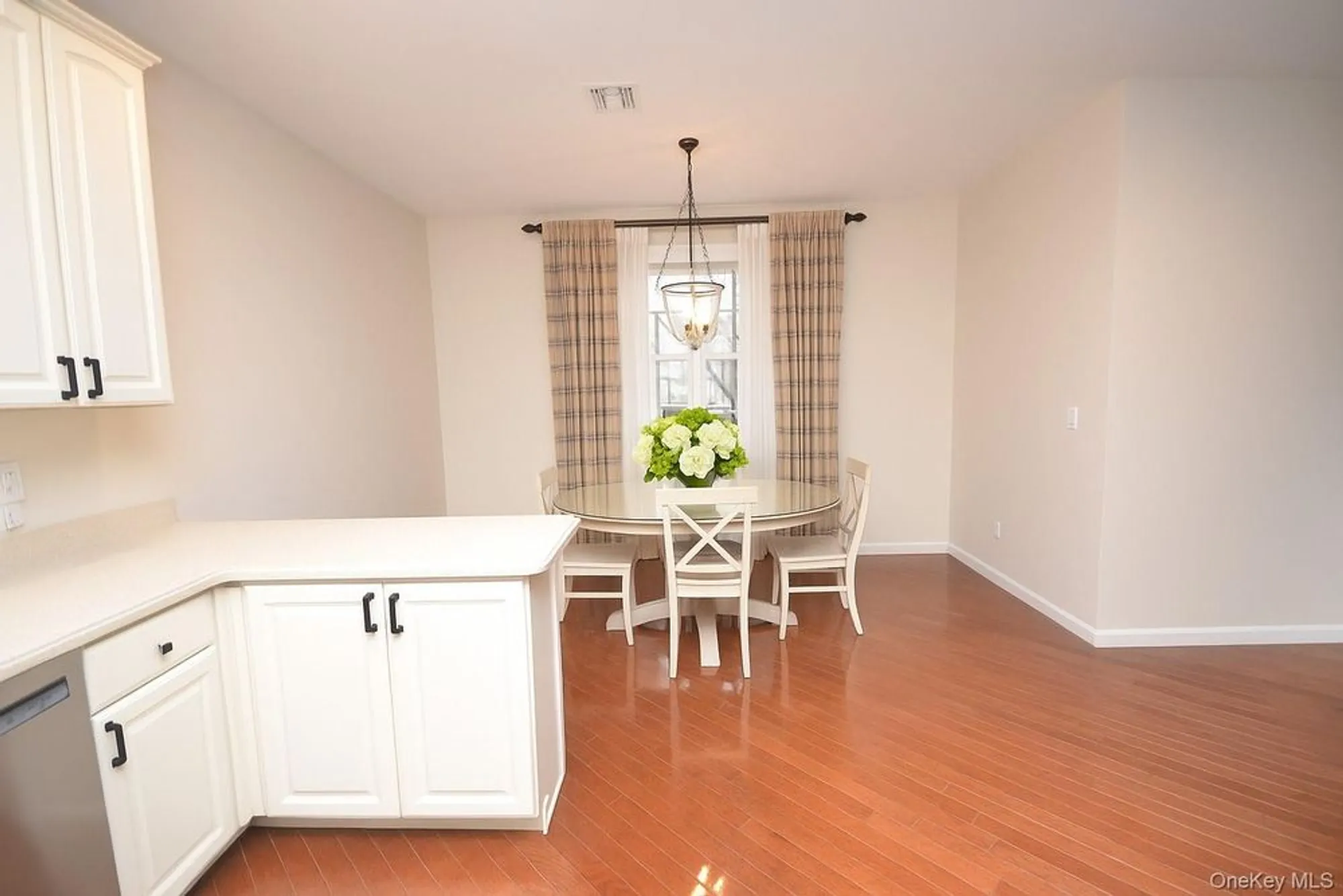 Property Slideshow image 4 of 24 | 445 bardini dr, Melville, NY, 11747