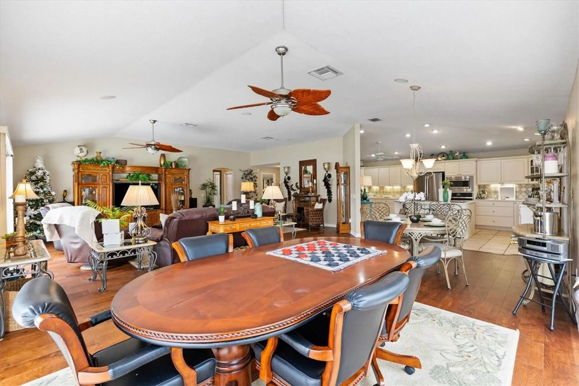 Property Slideshow image 14 of 68 | 17339 se 84th foxgrove ave, The Villages, FL, 32162