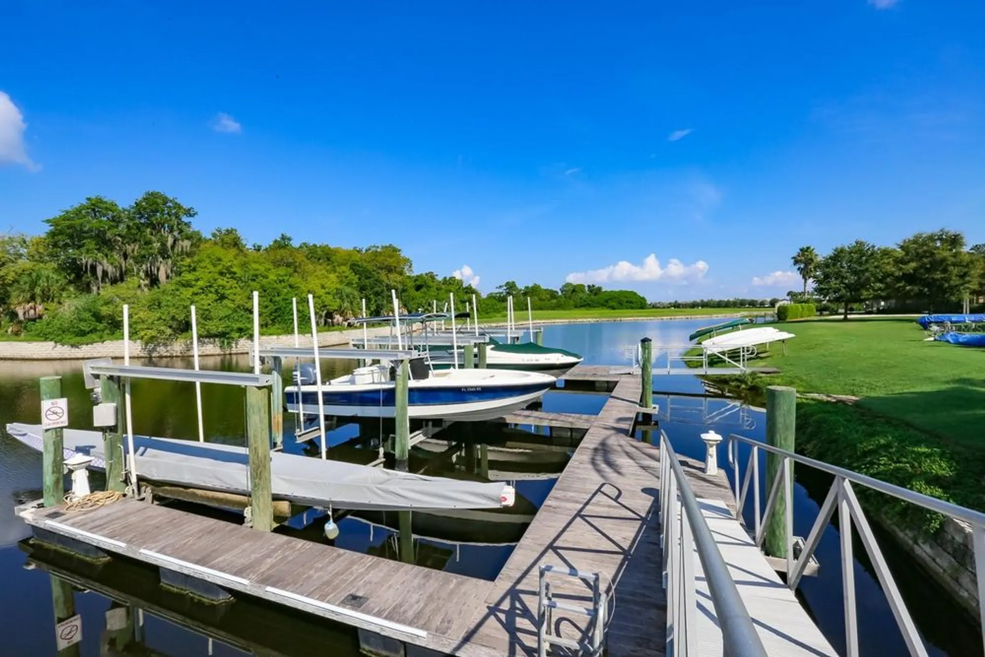 Property Slideshow image 61 of 75 | 511 winterside dr, Apollo Beach, FL, 33572