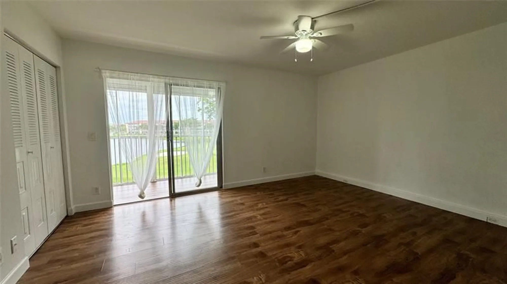 Property Slideshow image 13 of 26 | 300 sw 134th way apt 304e, Pembroke Pines, FL, 33027