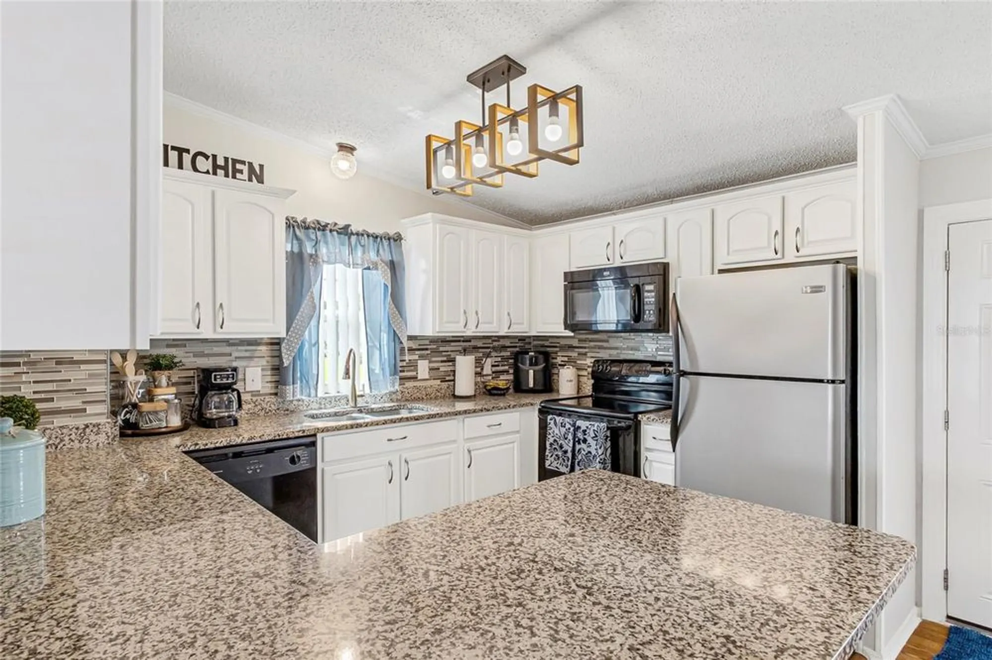 Property Slideshow image 12 of 38 | 25333 casa del lago ln, Leesburg, FL, 34748