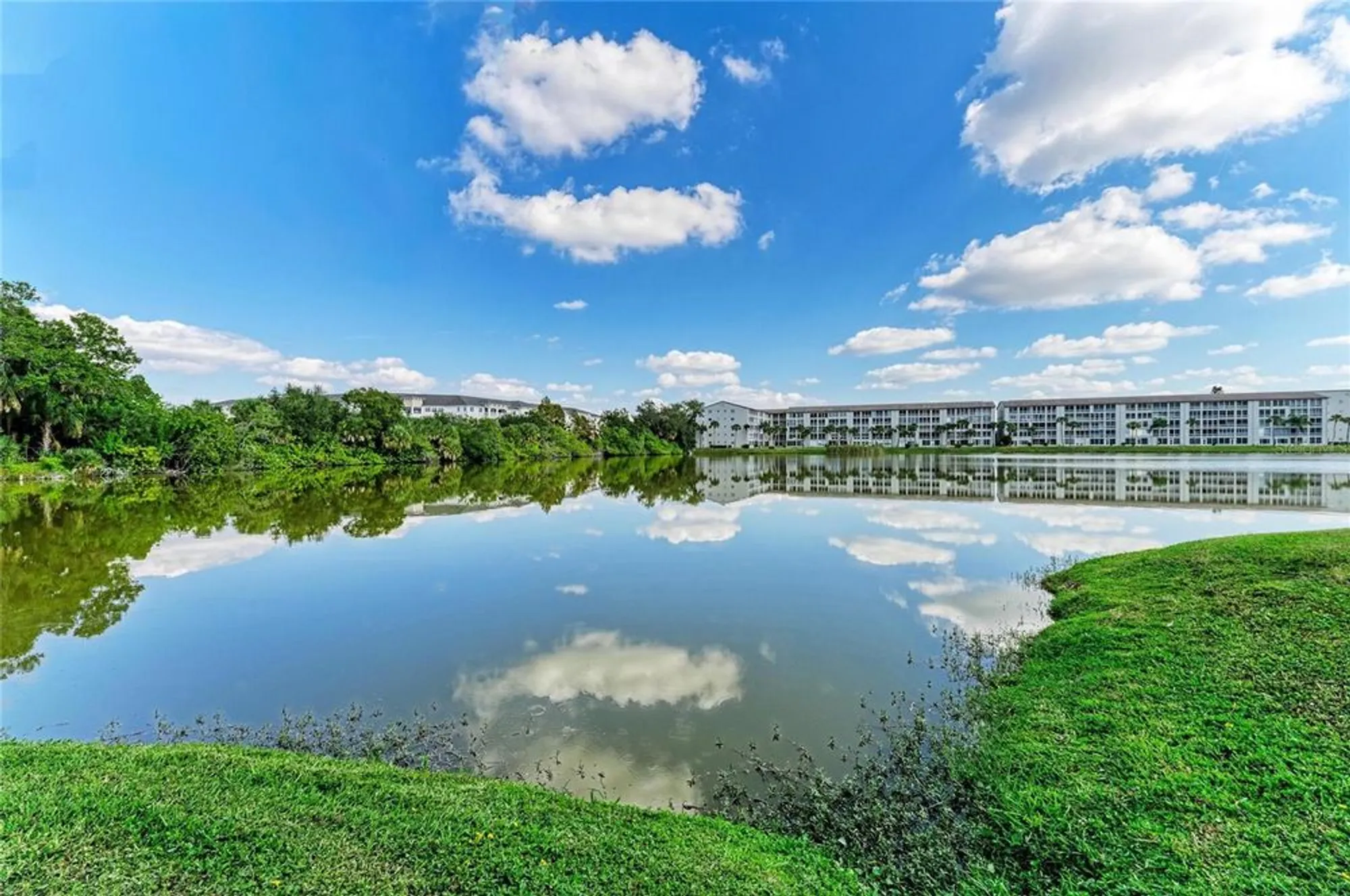 Property Slideshow image 33 of 37 | 3531 lake bayshore dr # j106, Bradenton, FL, 34205
