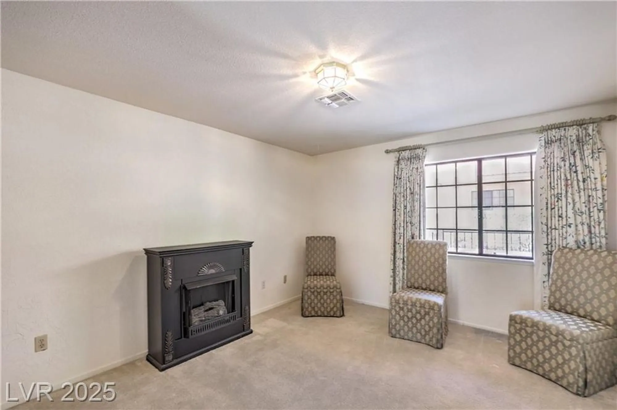 Property Slideshow image 15 of 26 | 2851 s valley view blvd unit 1075, Las Vegas, NV, 89102