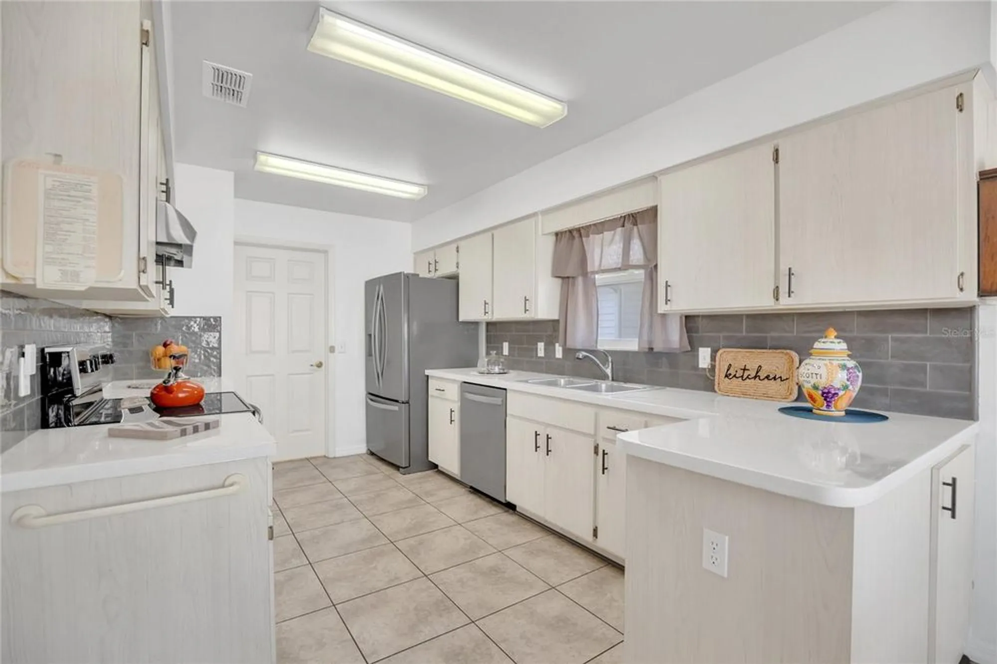 Property Slideshow image 10 of 45 | 131 willow brook dr, Leesburg, FL, 34748