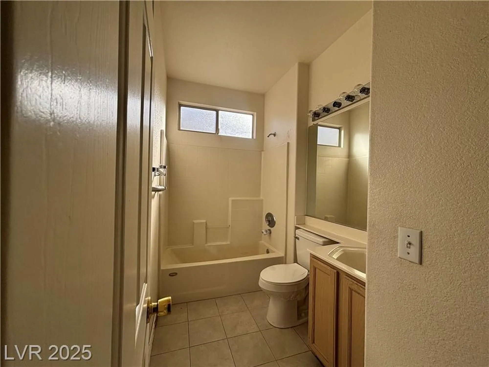 Property Slideshow image 9 of 15 | 533 kings links st, Henderson, NV, 89012