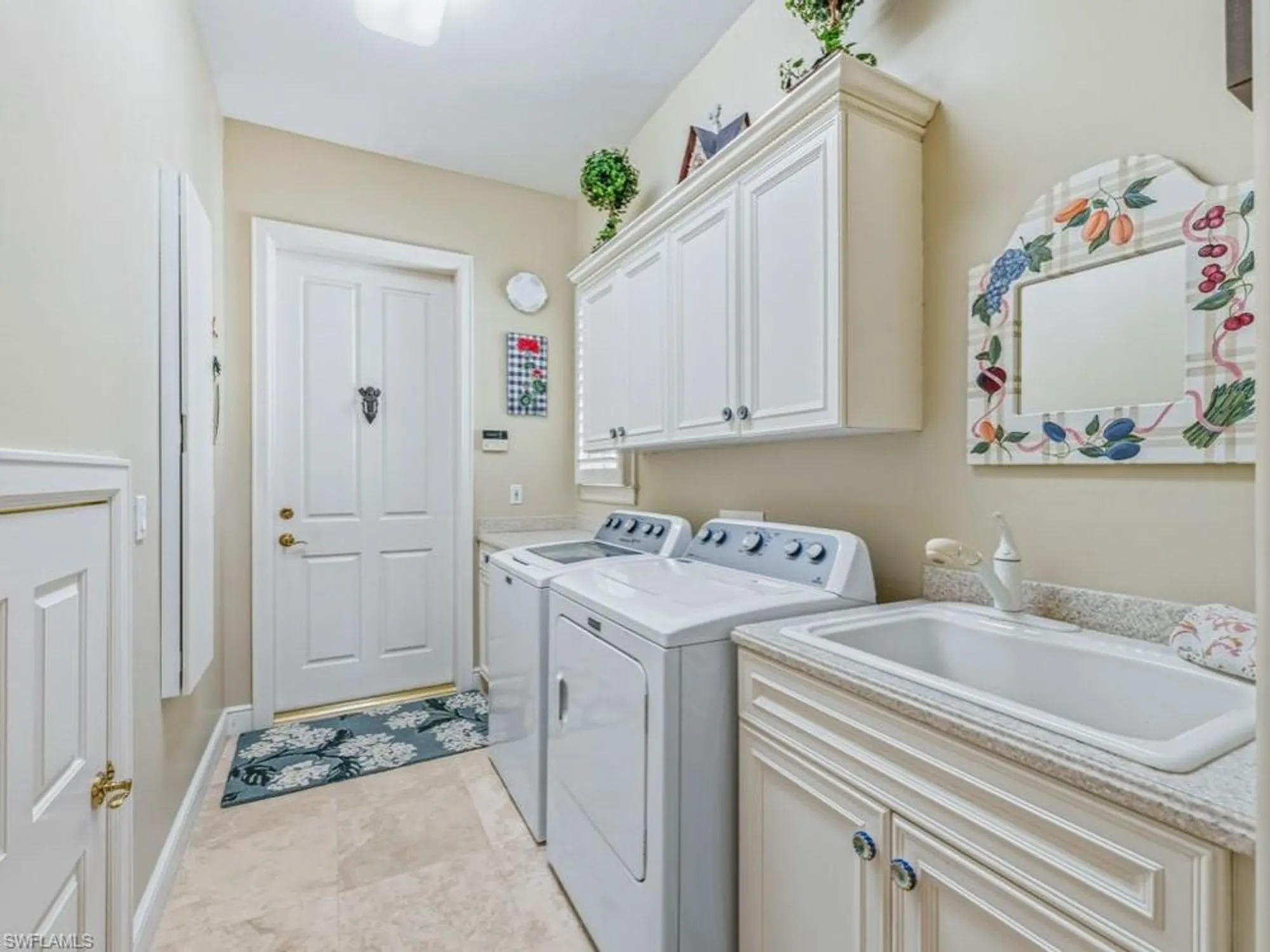 Property Slideshow image 29 of 48 | 3440 creekview dr, Bonita Springs, FL, 34134
