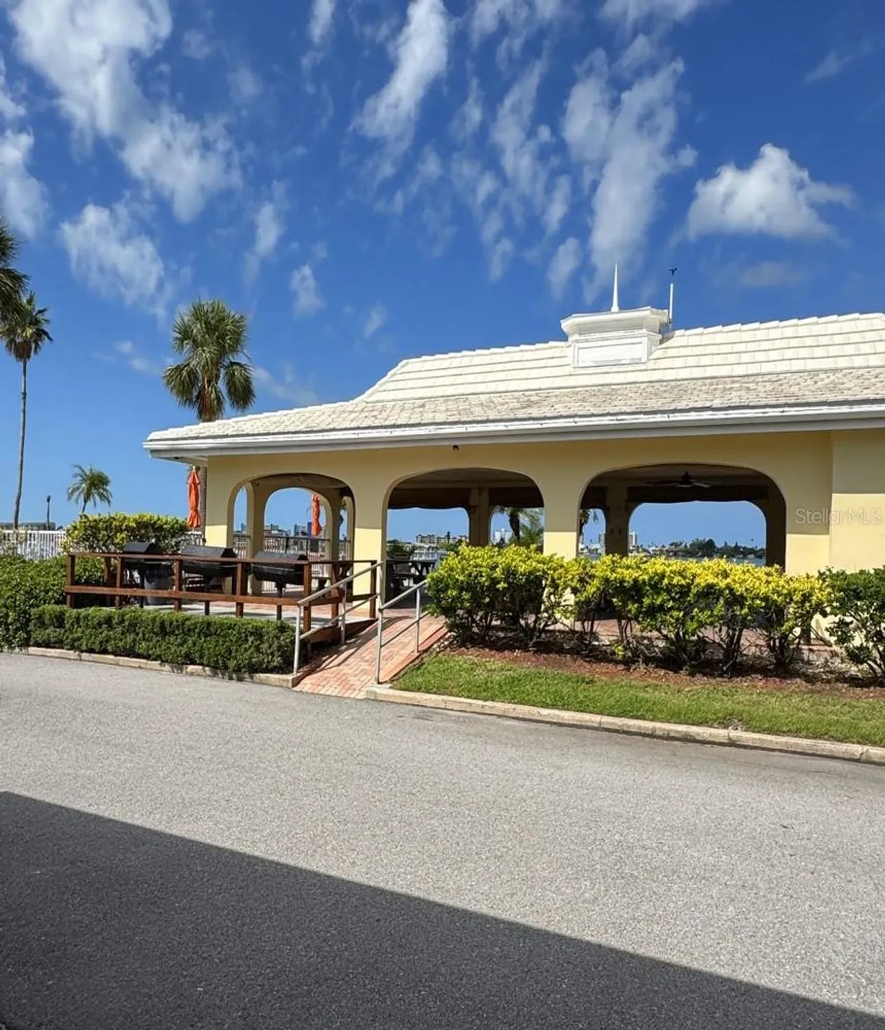 Property Slideshow image 25 of 46 | 4750 cove cir apt 502, St Petersburg, FL, 33708