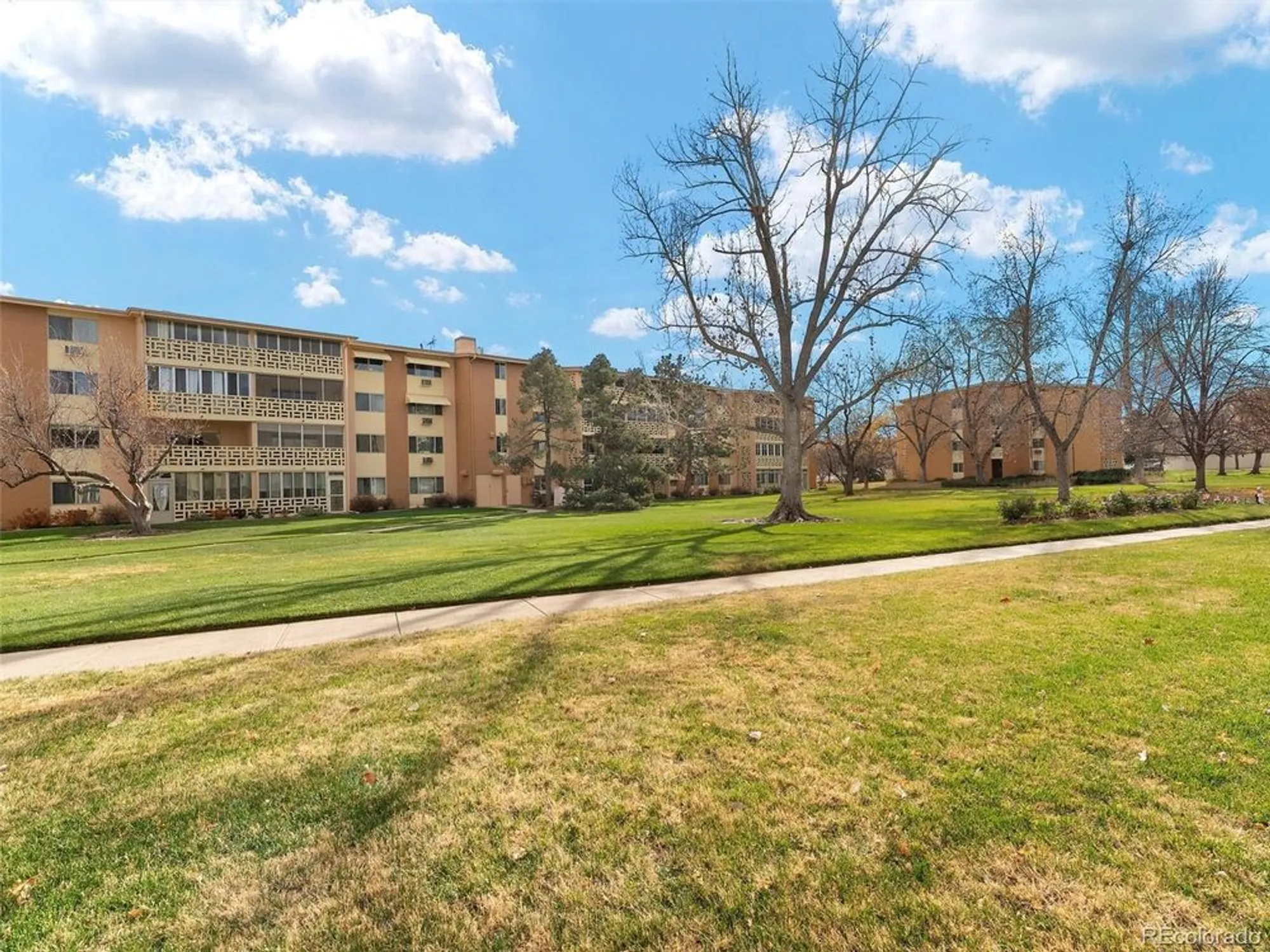 Property Slideshow image 18 of 37 | 605 s alton way 2b, Denver, CO, 80247