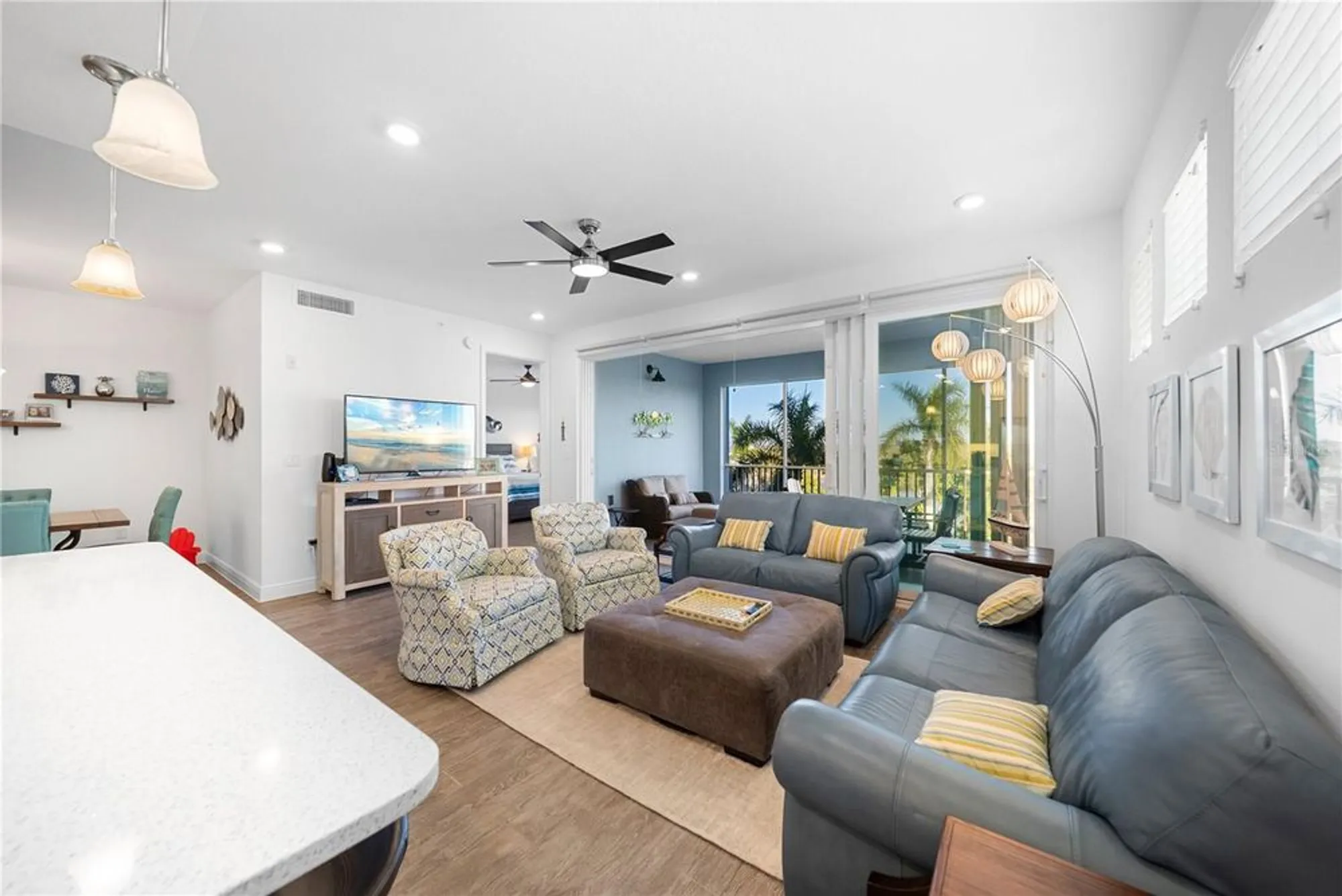 Property Slideshow image 12 of 72 | 391 aruba cir 303, Bradenton, FL, 34209