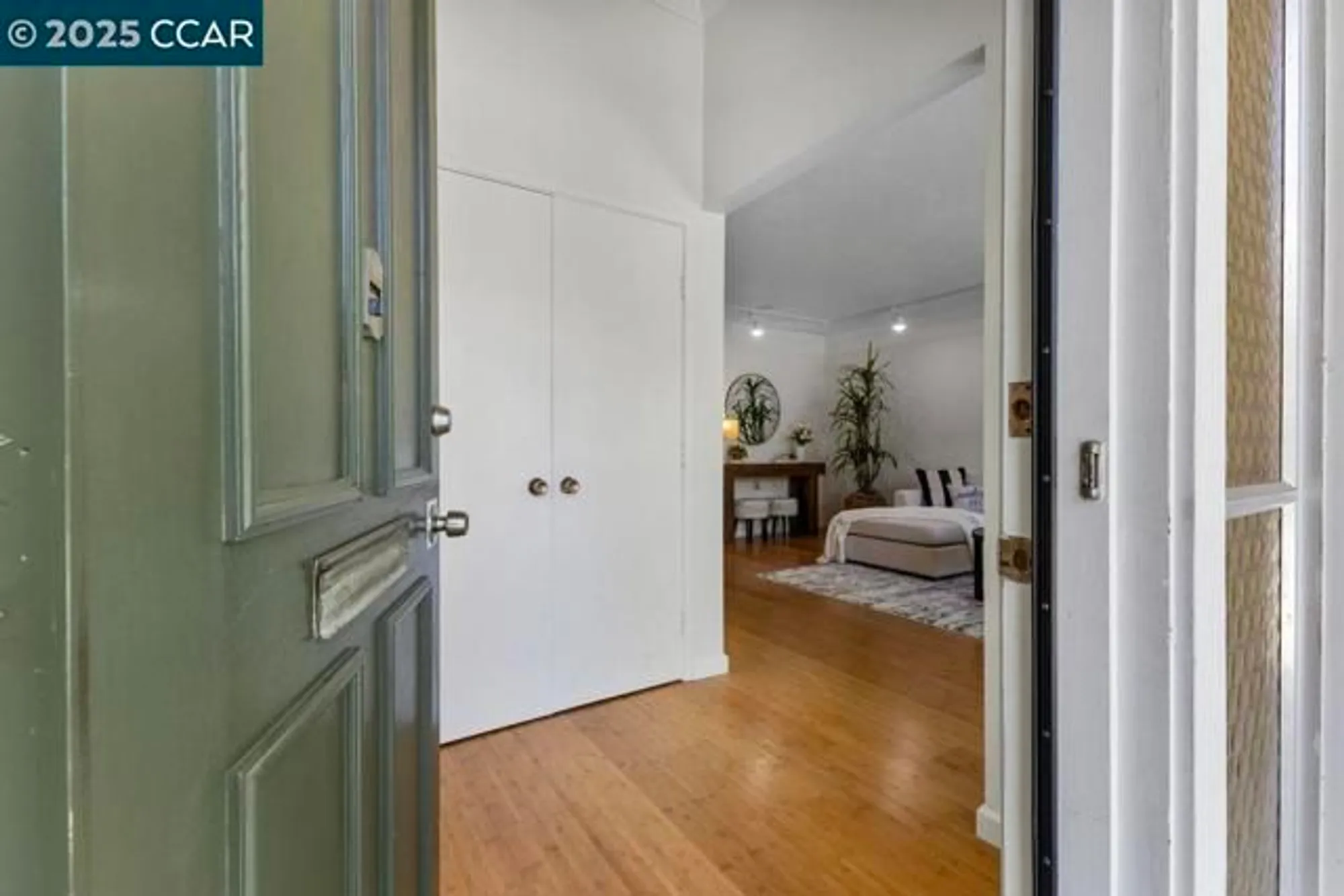 Property Slideshow image 4 of 28 | 1833 skycrest dr 2, Walnut Creek, CA, 94595