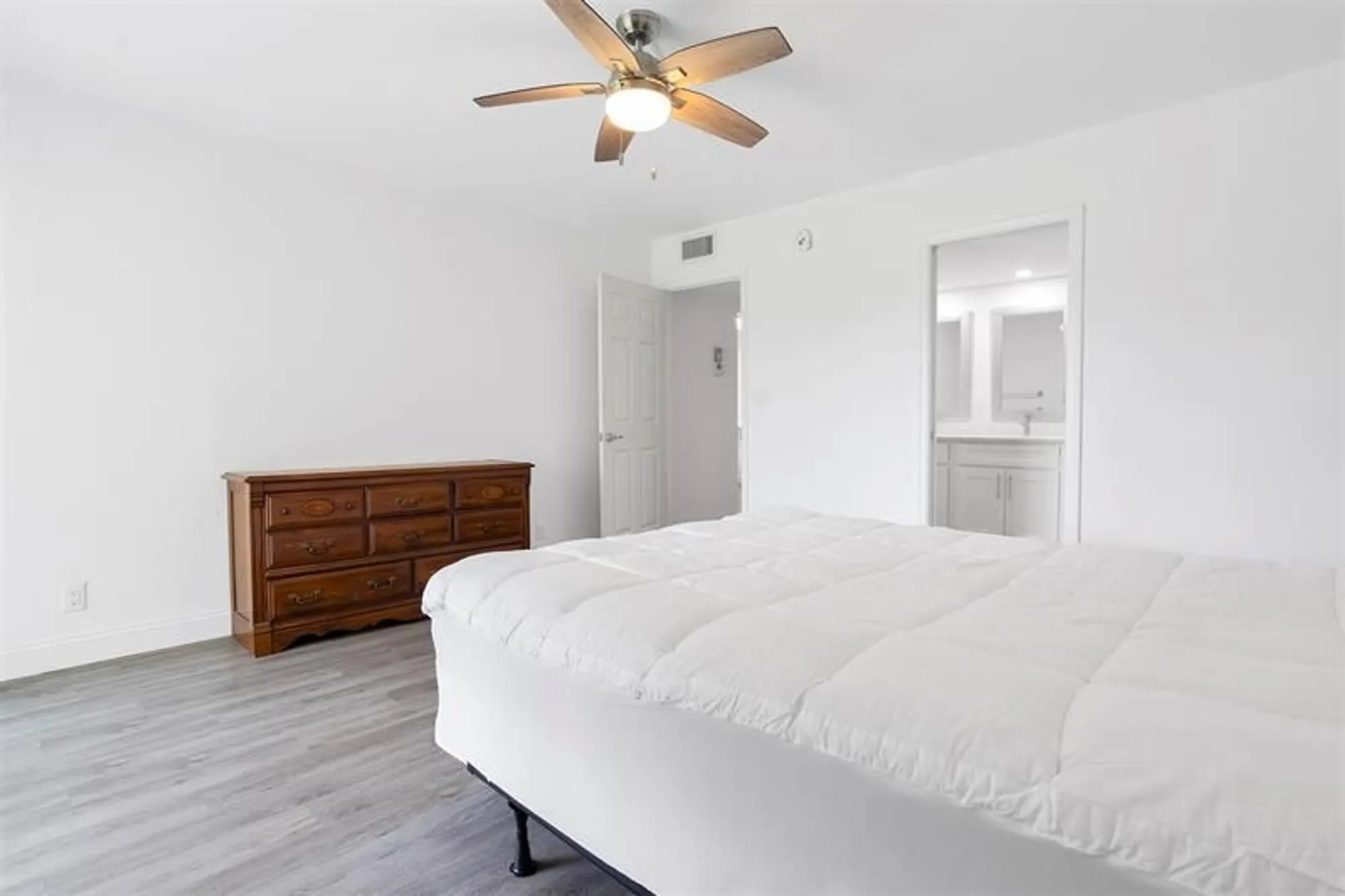 Property Slideshow image 33 of 46 | 2805 victoria way f 2, Coconut Creek, FL, 33066