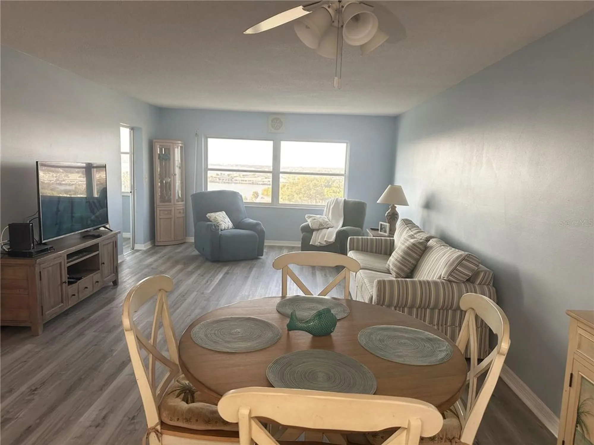 Property Slideshow image 6 of 27 | 4725 cove cir apt 804, St Petersburg, FL, 33708