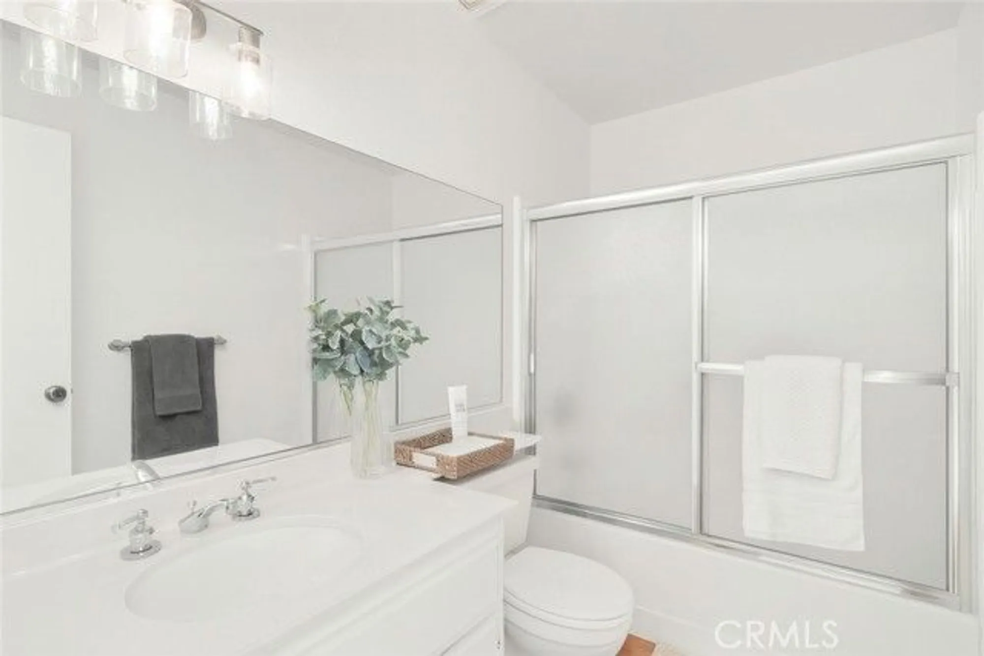 Property Slideshow image 21 of 44 | 27962 palm villa dr, Menifee, CA, 92584