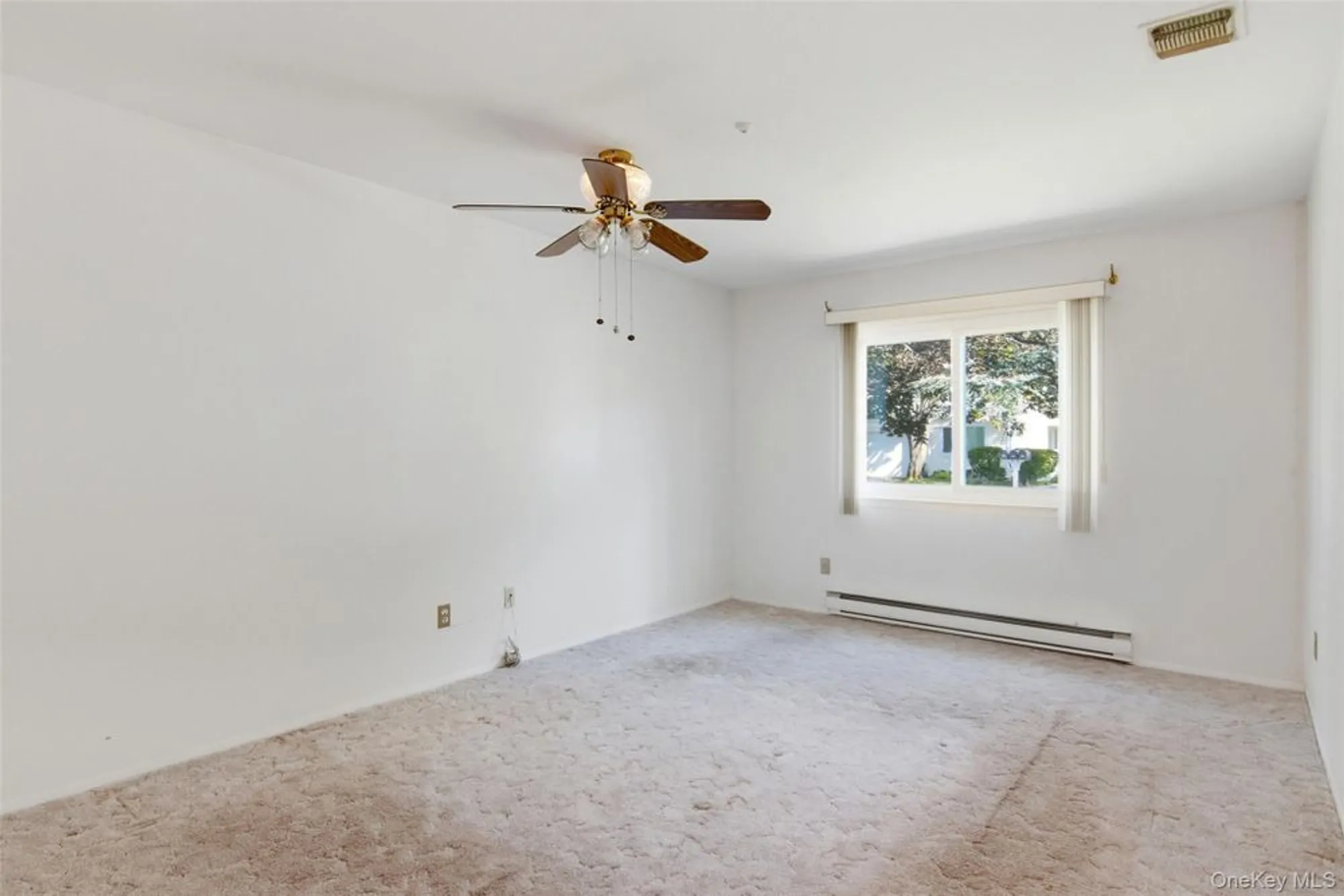 Property Slideshow image 18 of 24 | 607 cabot ct 607, Smithtown, NY, 11780