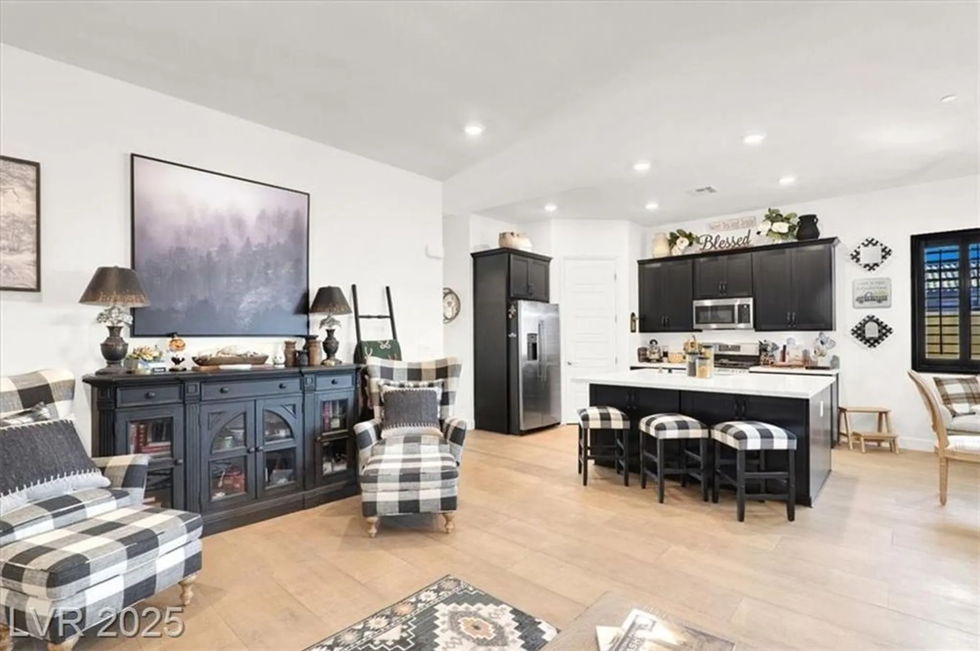 Property Slideshow image 11 of 45 | 727 chopin hills st, Henderson, NV, 89011